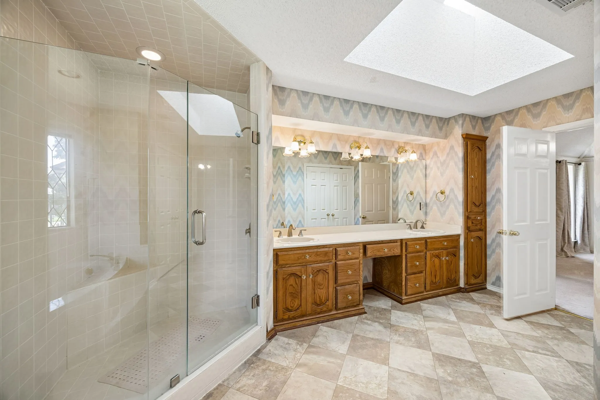 Primary Ensuite Bath