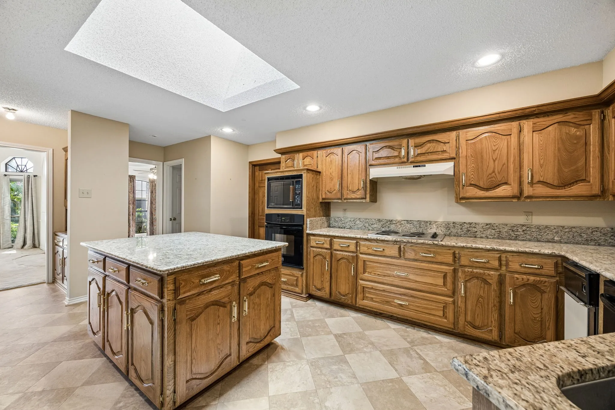 Single Family Residence For Sale in Dallas County , 1913 Pecan Ridge Drive, Rowlett, Texas 75088, 4 Bedroom, 3 Bathroom, 2 Garage spaces, 3,103 Sqft, built in 1985, mls#21382464, Real Estate Agent in Rowlett, Homes For Sale in Dallas county, Homes For Sale in Rowlett, Realtor in Rowlett Texas, Real Estate Brokerage Independent Realty Texas, Luminita Cordes Realtor
