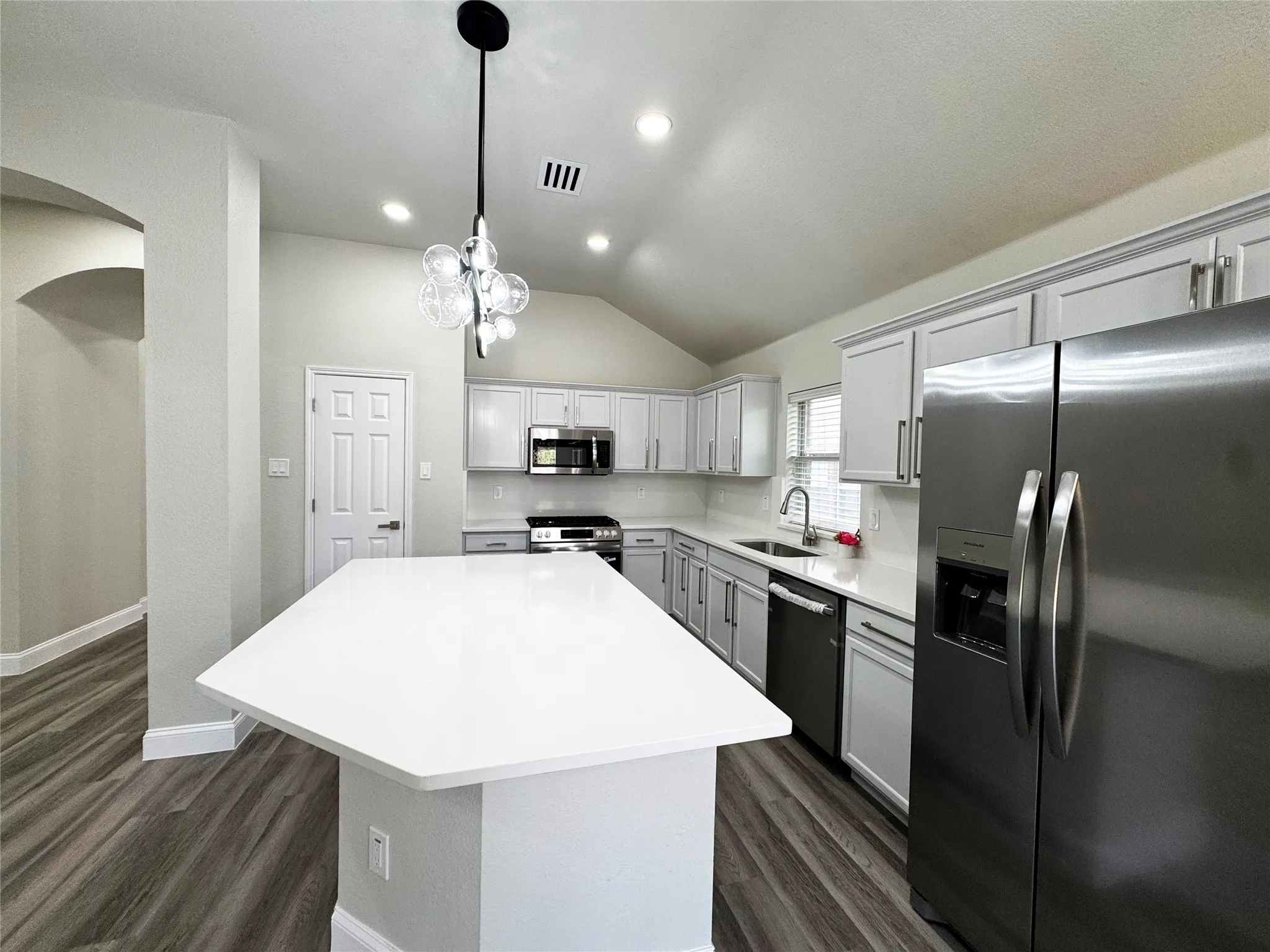 Single Family Residence For Rent in Rockwall County , 416 Butternut Drive, Fate, Texas 75087, 4 Bedroom, 2 Bathroom, 2 Garage spaces, 2,150 Sqft, built in 2005, mls#21382492, Real Estate Agent in Fate, Homes For Rent in Rockwall county, Homes For Rent in Fate, Realtor in Fate Texas, Real Estate Brokerage Independent Realty Texas, Luminita Cordes Realtor