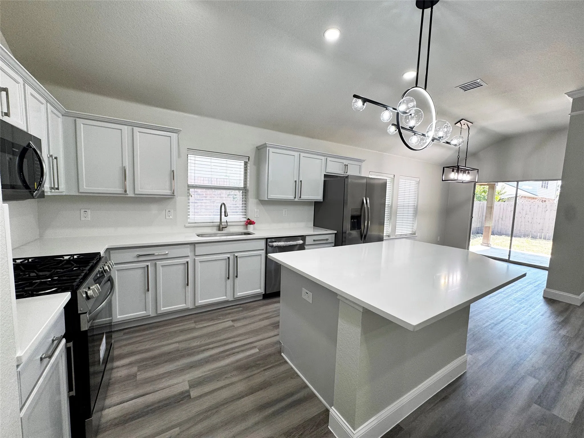 Single Family Residence For Rent in Rockwall County , 416 Butternut Drive, Fate, Texas 75087, 4 Bedroom, 2 Bathroom, 2 Garage spaces, 2,150 Sqft, built in 2005, mls#21382492, Real Estate Agent in Fate, Homes For Rent in Rockwall county, Homes For Rent in Fate, Realtor in Fate Texas, Real Estate Brokerage Independent Realty Texas, Luminita Cordes Realtor
