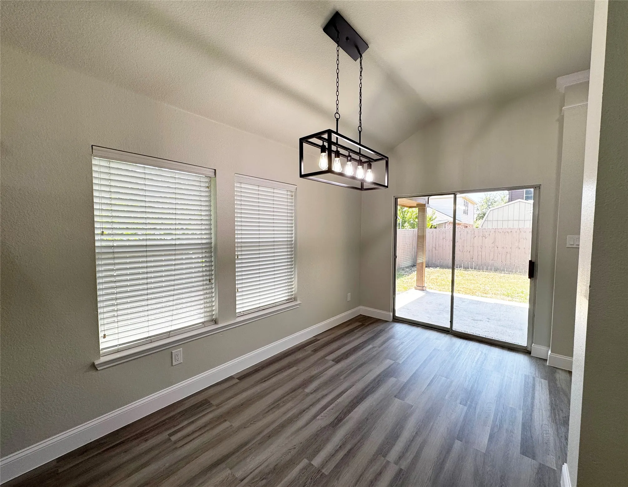 Single Family Residence For Rent in Rockwall County , 416 Butternut Drive, Fate, Texas 75087, 4 Bedroom, 2 Bathroom, 2 Garage spaces, 2,150 Sqft, built in 2005, mls#21382492, Real Estate Agent in Fate, Homes For Rent in Rockwall county, Homes For Rent in Fate, Realtor in Fate Texas, Real Estate Brokerage Independent Realty Texas, Luminita Cordes Realtor