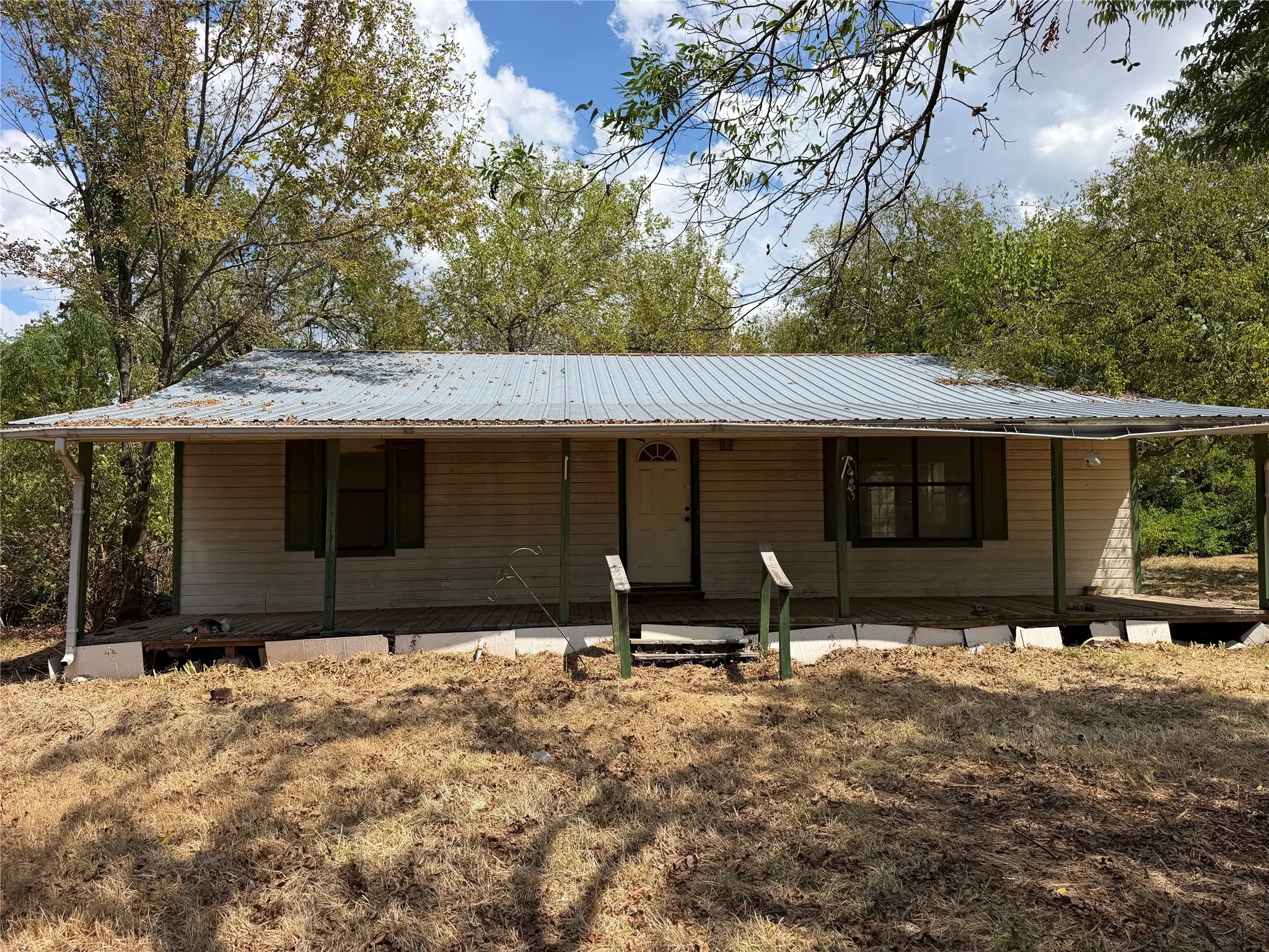 Single Family Residence For Sale in Rains County , 370 Locust Street, Point, Texas 75472, 0, 1 Bathroom, Garage spaces, 1,092 Sqft, built in 1999, mls#21382104, Real Estate Agent in Point, Homes For Sale in Rains county, Homes For Sale in Point, Realtor in Point Texas, Real Estate Brokerage Independent Realty Texas, Luminita Cordes Realtor