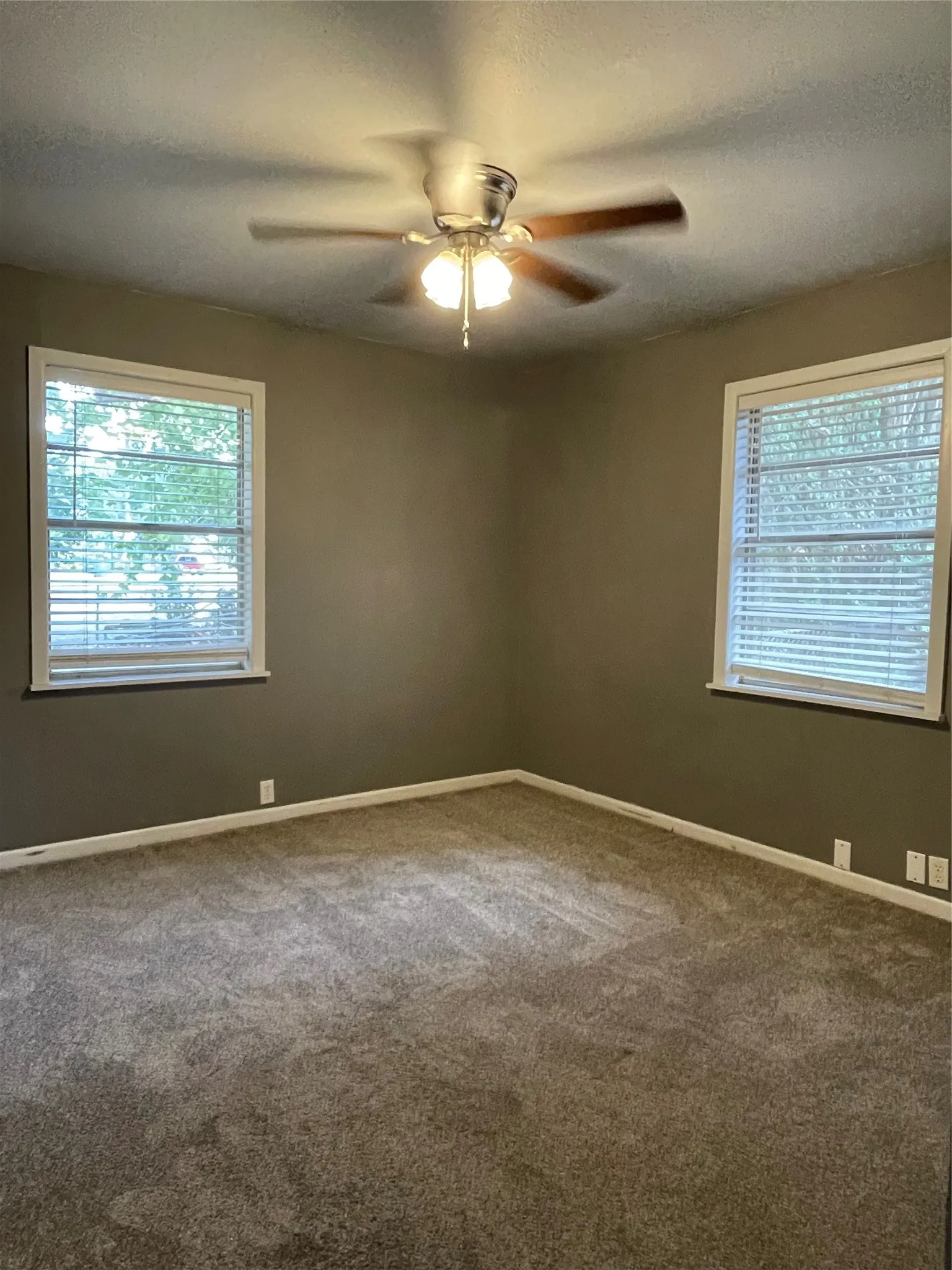 Single Family Residence For Rent in Henderson County , 1105 S Palestine Street, Athens, Texas 75751, 3 Bedroom, 2 Bathroom, 1 Garage spaces, 1,464 Sqft, built in 1964, mls#21381691, Real Estate Agent in Athens, Homes For Rent in Henderson county, Homes For Rent in Athens, Realtor in Athens Texas, Real Estate Brokerage Independent Realty Texas, Luminita Cordes Realtor
