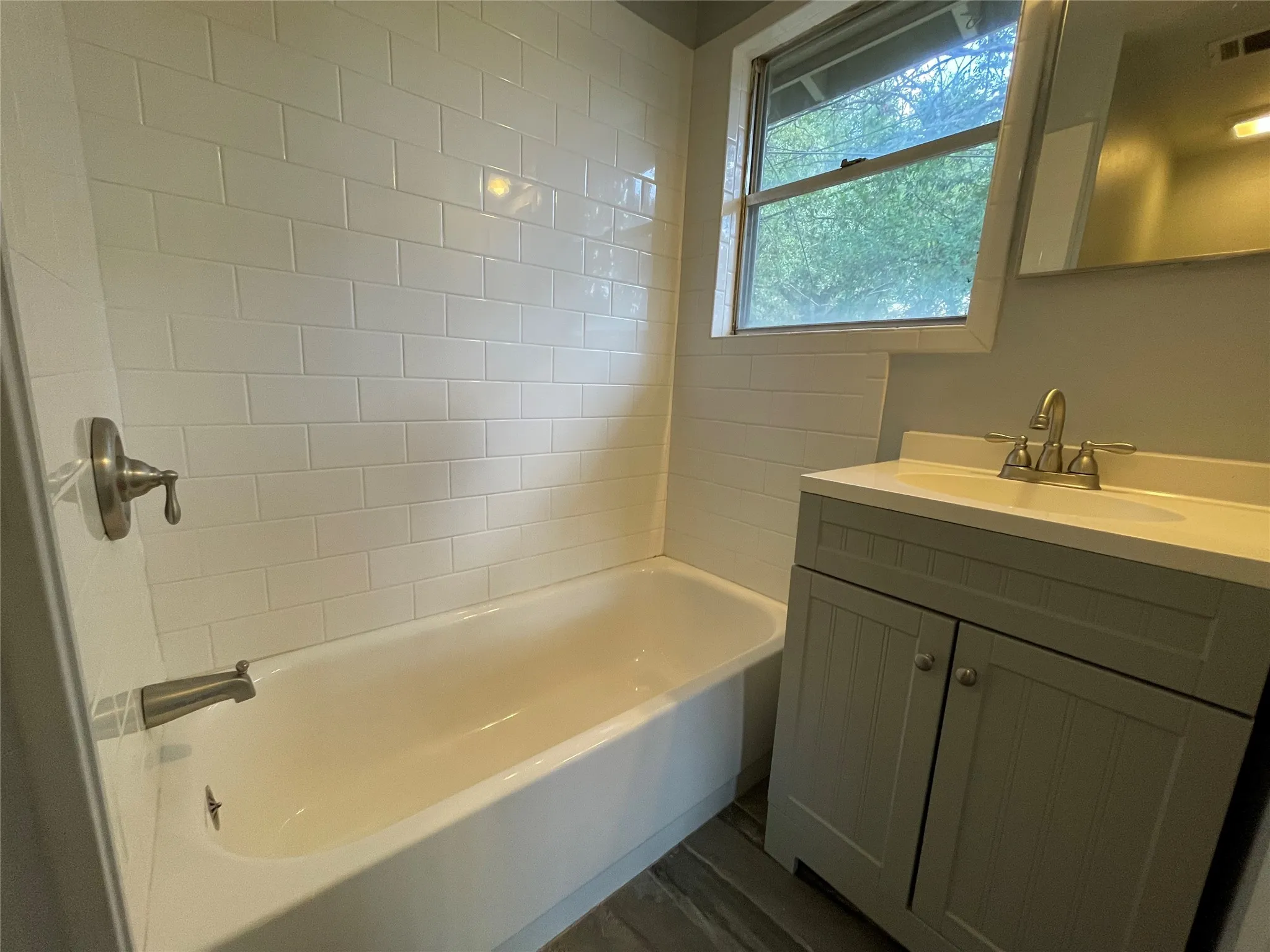 Single Family Residence For Rent in Henderson County , 1105 S Palestine Street, Athens, Texas 75751, 3 Bedroom, 2 Bathroom, 1 Garage spaces, 1,464 Sqft, built in 1964, mls#21381691, Real Estate Agent in Athens, Homes For Rent in Henderson county, Homes For Rent in Athens, Realtor in Athens Texas, Real Estate Brokerage Independent Realty Texas, Luminita Cordes Realtor