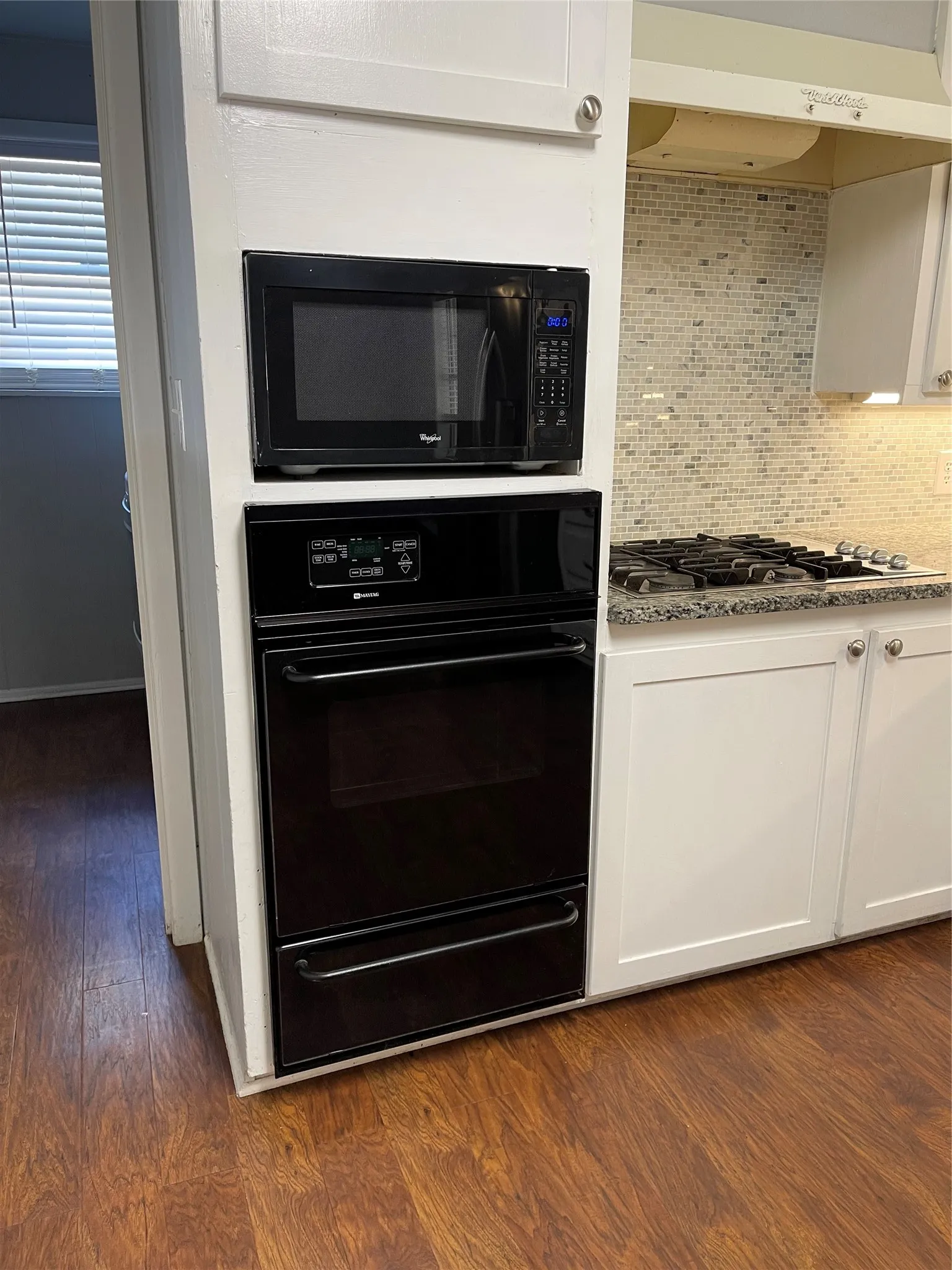 Single Family Residence For Rent in Henderson County , 1105 S Palestine Street, Athens, Texas 75751, 3 Bedroom, 2 Bathroom, 1 Garage spaces, 1,464 Sqft, built in 1964, mls#21381691, Real Estate Agent in Athens, Homes For Rent in Henderson county, Homes For Rent in Athens, Realtor in Athens Texas, Real Estate Brokerage Independent Realty Texas, Luminita Cordes Realtor