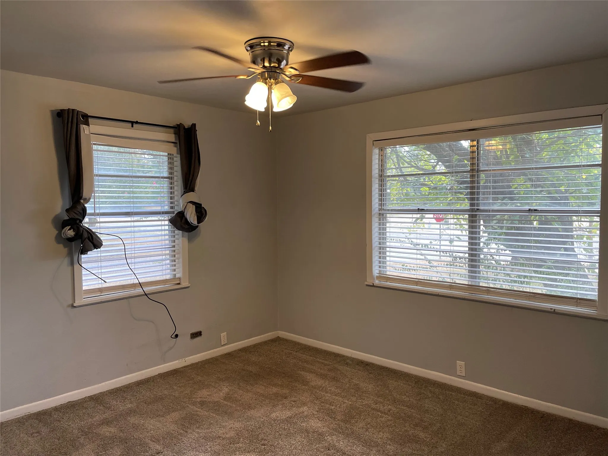 Single Family Residence For Rent in Henderson County , 1105 S Palestine Street, Athens, Texas 75751, 3 Bedroom, 2 Bathroom, 1 Garage spaces, 1,464 Sqft, built in 1964, mls#21381691, Real Estate Agent in Athens, Homes For Rent in Henderson county, Homes For Rent in Athens, Realtor in Athens Texas, Real Estate Brokerage Independent Realty Texas, Luminita Cordes Realtor