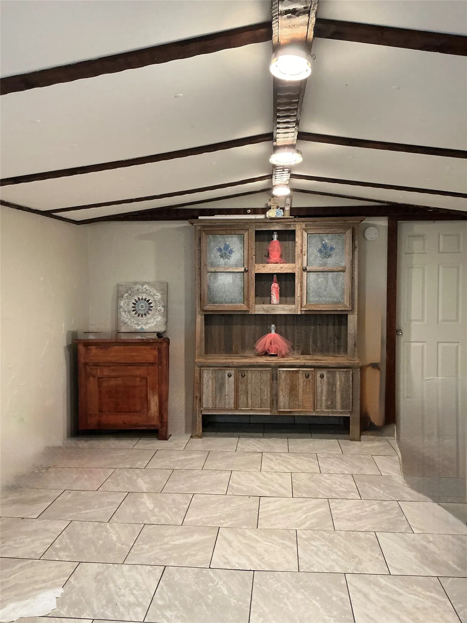 Manufactured Home For Sale in Hood County , 2517 Deer Trl, Granbury, Texas 76048, 5 Bedroom, 3 Bathroom, 3 Garage spaces, 1,900 Sqft, built in 1975, mls#21378170, Real Estate Agent in Granbury, Homes For Sale in Hood county, Homes For Sale in Granbury, Realtor in Granbury Texas, Real Estate Brokerage Independent Realty Texas, Luminita Cordes Realtor