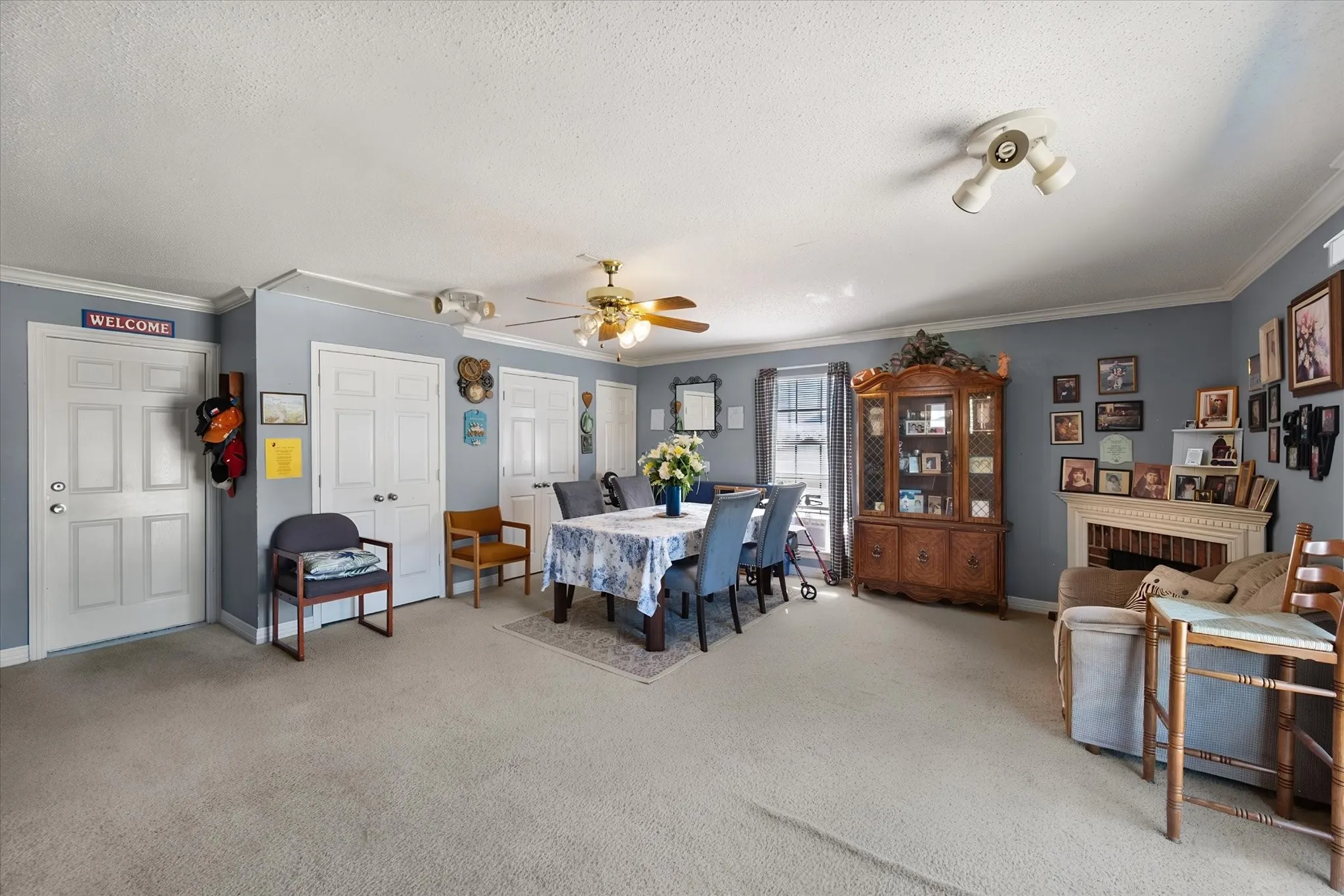 Single Family Residence For Sale in Dallas County , 649 E Reindeer Road, Lancaster, Texas 75146, 4 Bedroom, 2 Bathroom, Garage spaces, 1,466 Sqft, built in 1993, mls#21382486, Real Estate Agent in Lancaster, Homes For Sale in Dallas county, Homes For Sale in Lancaster, Realtor in Lancaster Texas, Real Estate Brokerage Independent Realty Texas, Luminita Cordes Realtor
