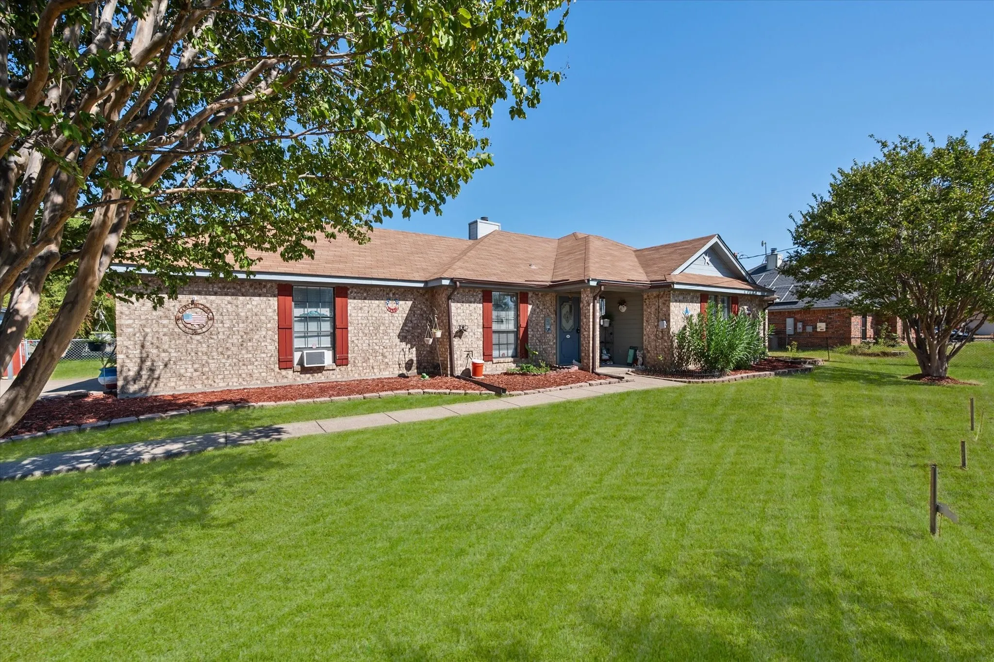 Single Family Residence For Sale in Dallas County , 649 E Reindeer Road, Lancaster, Texas 75146, 4 Bedroom, 2 Bathroom, Garage spaces, 1,466 Sqft, built in 1993, mls#21382486, Real Estate Agent in Lancaster, Homes For Sale in Dallas county, Homes For Sale in Lancaster, Realtor in Lancaster Texas, Real Estate Brokerage Independent Realty Texas, Luminita Cordes Realtor