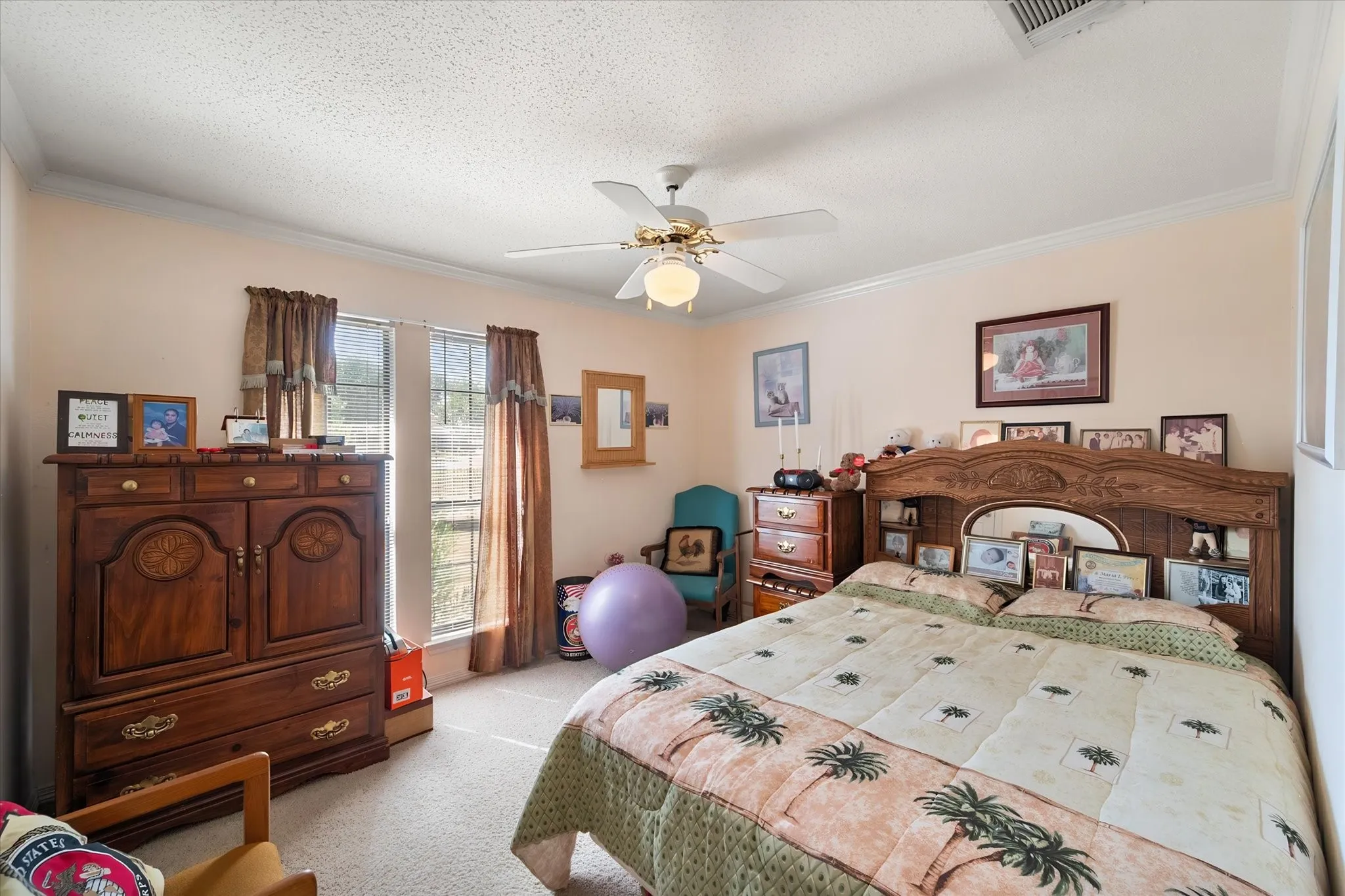 Single Family Residence For Sale in Dallas County , 649 E Reindeer Road, Lancaster, Texas 75146, 4 Bedroom, 2 Bathroom, Garage spaces, 1,466 Sqft, built in 1993, mls#21382486, Real Estate Agent in Lancaster, Homes For Sale in Dallas county, Homes For Sale in Lancaster, Realtor in Lancaster Texas, Real Estate Brokerage Independent Realty Texas, Luminita Cordes Realtor