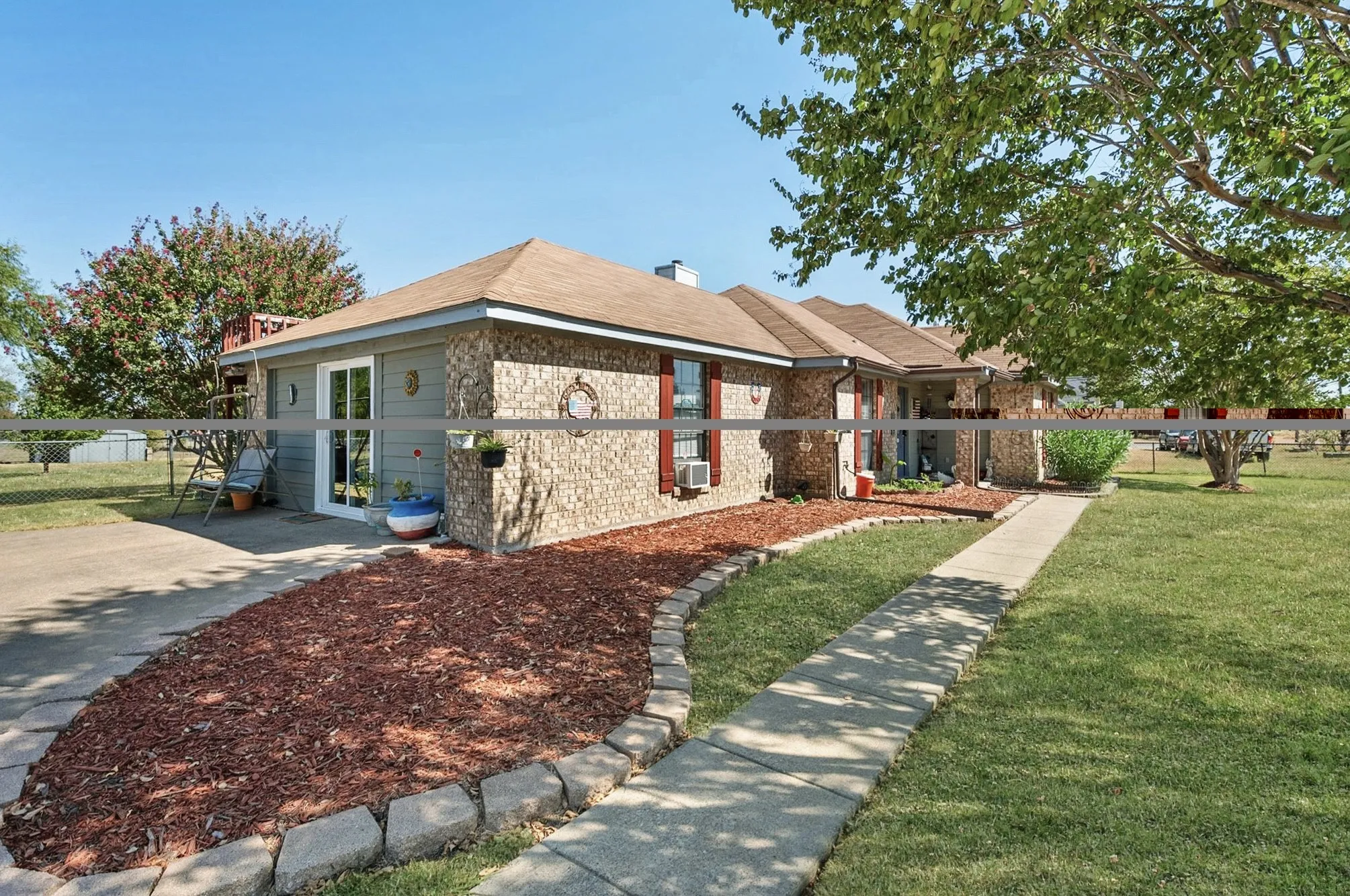 Single Family Residence For Sale in Dallas County , 649 E Reindeer Road, Lancaster, Texas 75146, 4 Bedroom, 2 Bathroom, Garage spaces, 1,466 Sqft, built in 1993, mls#21382486, Real Estate Agent in Lancaster, Homes For Sale in Dallas county, Homes For Sale in Lancaster, Realtor in Lancaster Texas, Real Estate Brokerage Independent Realty Texas, Luminita Cordes Realtor