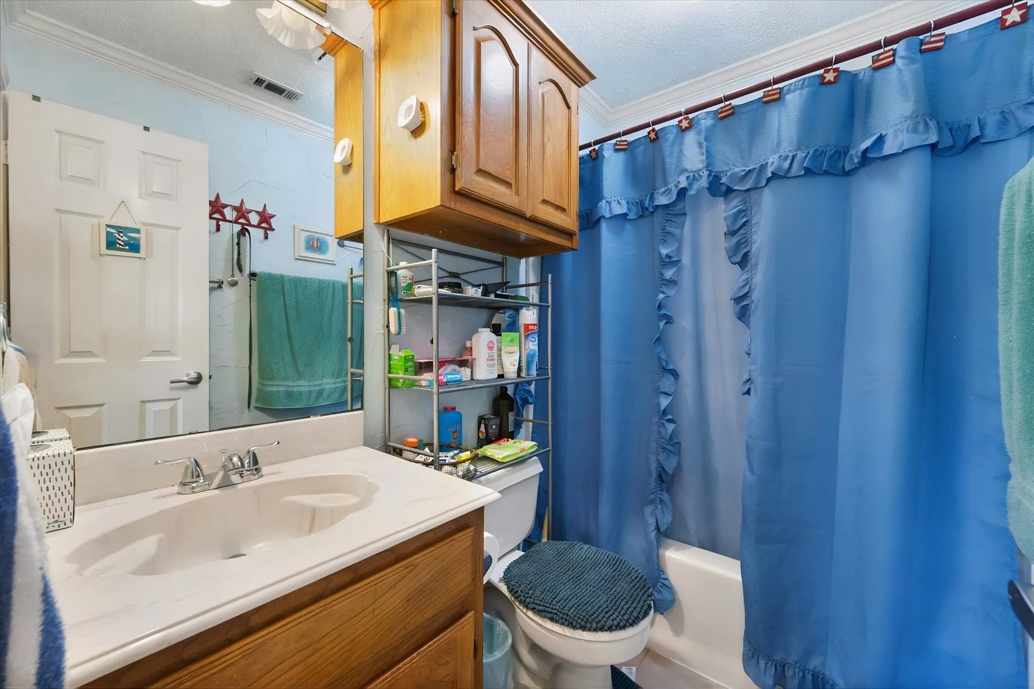 Single Family Residence For Sale in Dallas County , 649 E Reindeer Road, Lancaster, Texas 75146, 4 Bedroom, 2 Bathroom, Garage spaces, 1,466 Sqft, built in 1993, mls#21382486, Real Estate Agent in Lancaster, Homes For Sale in Dallas county, Homes For Sale in Lancaster, Realtor in Lancaster Texas, Real Estate Brokerage Independent Realty Texas, Luminita Cordes Realtor