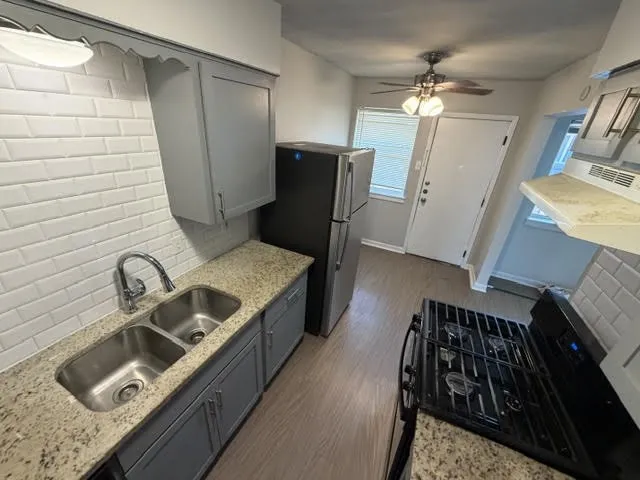 Apartment For Rent in Dallas County , 723 N Marsalis Avenue 208, Dallas, Texas 75203, 1 Bedroom, 1 Bathroom, Garage spaces, 753 Sqft, built in 1961, mls#21382507, Real Estate Agent in Dallas, Homes For Rent in Dallas county, Homes For Rent in Dallas, Realtor in Dallas Texas, Real Estate Brokerage Independent Realty Texas, Luminita Cordes Realtor