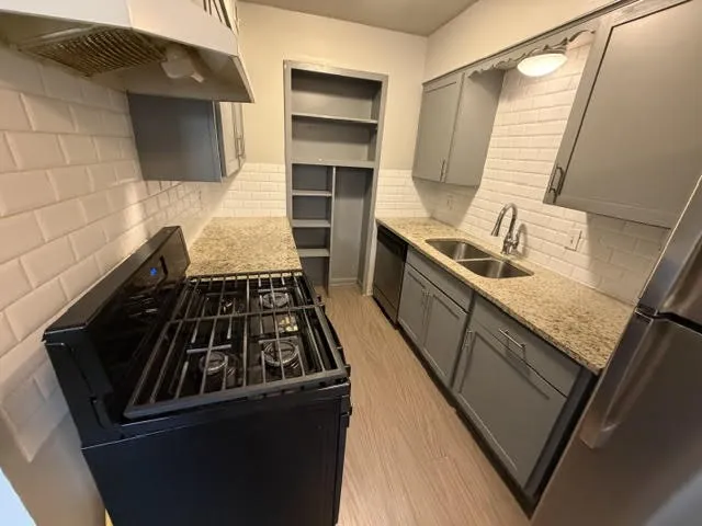 Apartment For Rent in Dallas County , 723 N Marsalis Avenue 208, Dallas, Texas 75203, 1 Bedroom, 1 Bathroom, Garage spaces, 753 Sqft, built in 1961, mls#21382507, Real Estate Agent in Dallas, Homes For Rent in Dallas county, Homes For Rent in Dallas, Realtor in Dallas Texas, Real Estate Brokerage Independent Realty Texas, Luminita Cordes Realtor