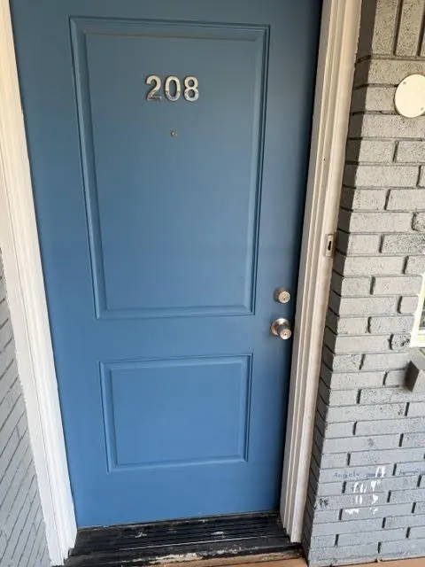 Apartment For Rent in Dallas County , 723 N Marsalis Avenue 208, Dallas, Texas 75203, 1 Bedroom, 1 Bathroom, Garage spaces, 753 Sqft, built in 1961, mls#21382507, Real Estate Agent in Dallas, Homes For Rent in Dallas county, Homes For Rent in Dallas, Realtor in Dallas Texas, Real Estate Brokerage Independent Realty Texas, Luminita Cordes Realtor