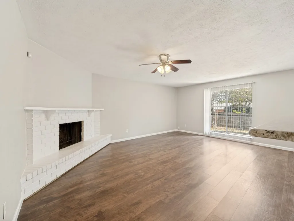 Single Family Residence For Rent in Denton County , 5225 Knox Drive, The Colony, Texas 75056, 3 Bedroom, 2 Bathroom, 2 Garage spaces, 1,335 Sqft, built in 1974, mls#21382500, Real Estate Agent in The Colony, Homes For Rent in Denton county, Homes For Rent in The Colony, Realtor in The Colony Texas, Real Estate Brokerage Independent Realty Texas, Luminita Cordes Realtor