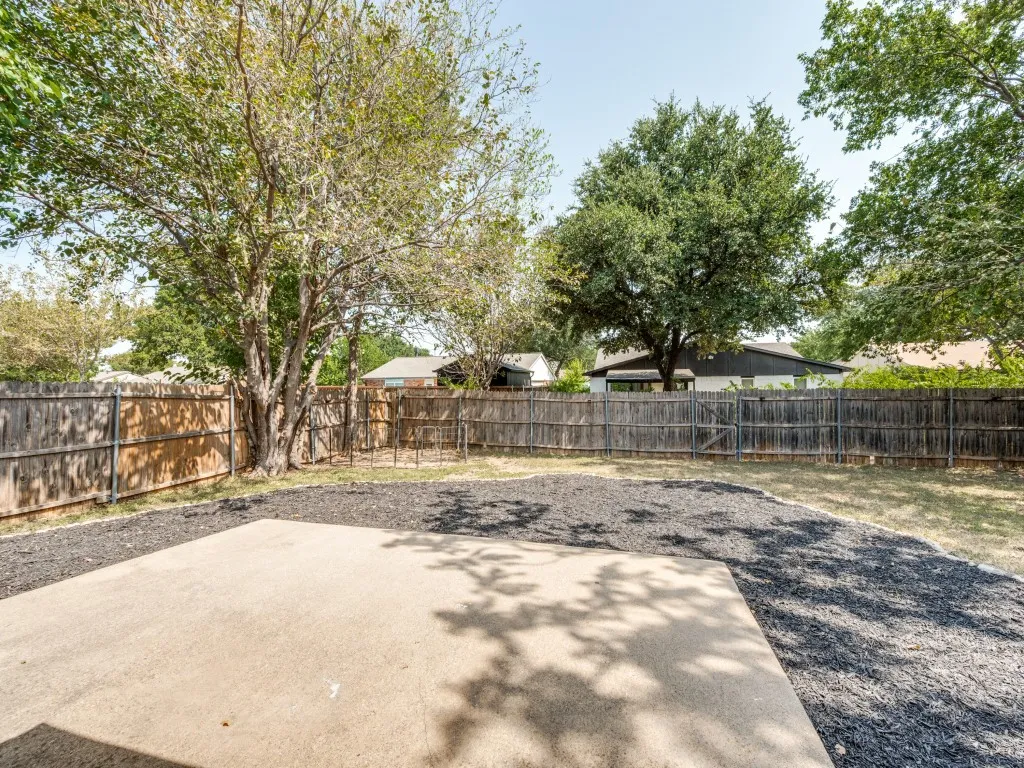 Single Family Residence For Rent in Denton County , 5225 Knox Drive, The Colony, Texas 75056, 3 Bedroom, 2 Bathroom, 2 Garage spaces, 1,335 Sqft, built in 1974, mls#21382500, Real Estate Agent in The Colony, Homes For Rent in Denton county, Homes For Rent in The Colony, Realtor in The Colony Texas, Real Estate Brokerage Independent Realty Texas, Luminita Cordes Realtor