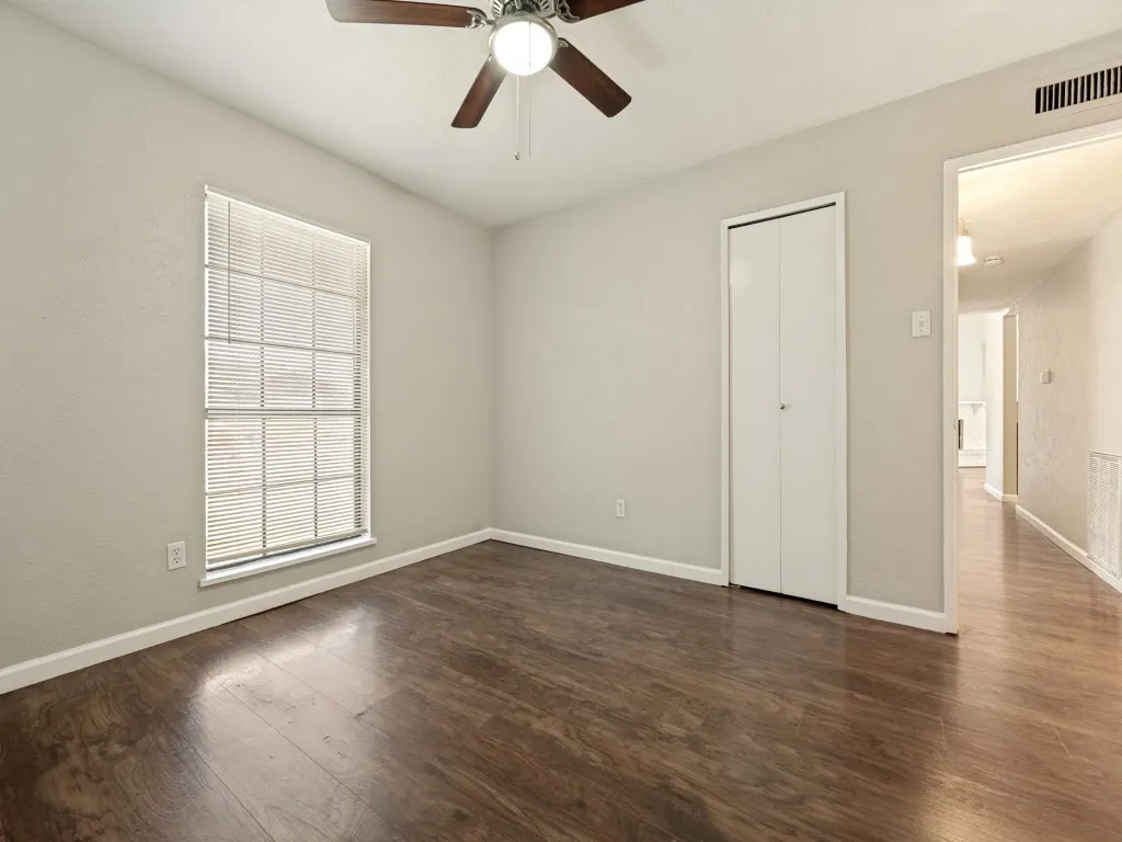 Single Family Residence For Rent in Denton County , 5225 Knox Drive, The Colony, Texas 75056, 3 Bedroom, 2 Bathroom, 2 Garage spaces, 1,335 Sqft, built in 1974, mls#21382500, Real Estate Agent in The Colony, Homes For Rent in Denton county, Homes For Rent in The Colony, Realtor in The Colony Texas, Real Estate Brokerage Independent Realty Texas, Luminita Cordes Realtor