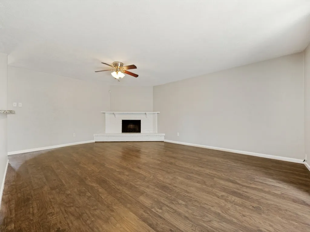 Single Family Residence For Rent in Denton County , 5225 Knox Drive, The Colony, Texas 75056, 3 Bedroom, 2 Bathroom, 2 Garage spaces, 1,335 Sqft, built in 1974, mls#21382500, Real Estate Agent in The Colony, Homes For Rent in Denton county, Homes For Rent in The Colony, Realtor in The Colony Texas, Real Estate Brokerage Independent Realty Texas, Luminita Cordes Realtor