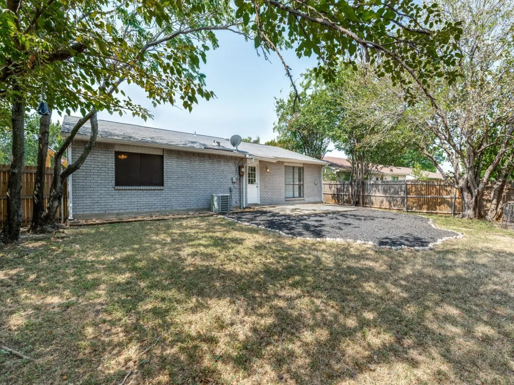 Single Family Residence For Rent in Denton County , 5225 Knox Drive, The Colony, Texas 75056, 3 Bedroom, 2 Bathroom, 2 Garage spaces, 1,335 Sqft, built in 1974, mls#21382500, Real Estate Agent in The Colony, Homes For Rent in Denton county, Homes For Rent in The Colony, Realtor in The Colony Texas, Real Estate Brokerage Independent Realty Texas, Luminita Cordes Realtor