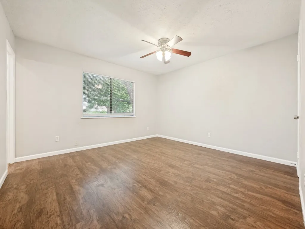 Single Family Residence For Rent in Denton County , 5225 Knox Drive, The Colony, Texas 75056, 3 Bedroom, 2 Bathroom, 2 Garage spaces, 1,335 Sqft, built in 1974, mls#21382500, Real Estate Agent in The Colony, Homes For Rent in Denton county, Homes For Rent in The Colony, Realtor in The Colony Texas, Real Estate Brokerage Independent Realty Texas, Luminita Cordes Realtor