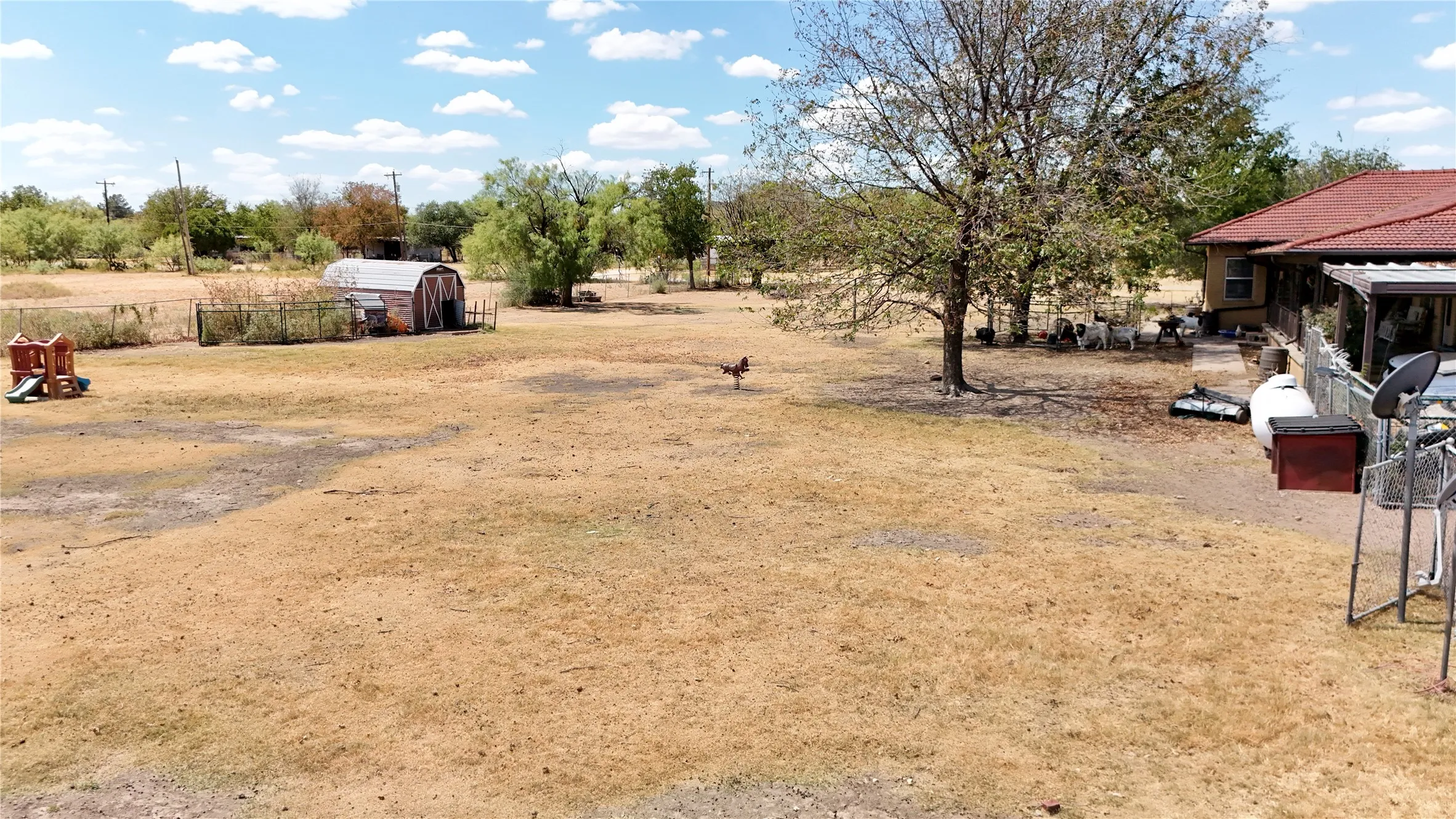 Farm For Sale in Palo Pinto County , 414 E Walnut Street, Strawn, Texas 76475, 4 Bedroom, 2 Bathroom, 2 Garage spaces, 2,950 Sqft, built in 1955, mls#21380640, Real Estate Agent in Strawn, Homes For Sale in Palo Pinto county, Homes For Sale in Strawn, Realtor in Strawn Texas, Real Estate Brokerage Independent Realty Texas, Luminita Cordes Realtor