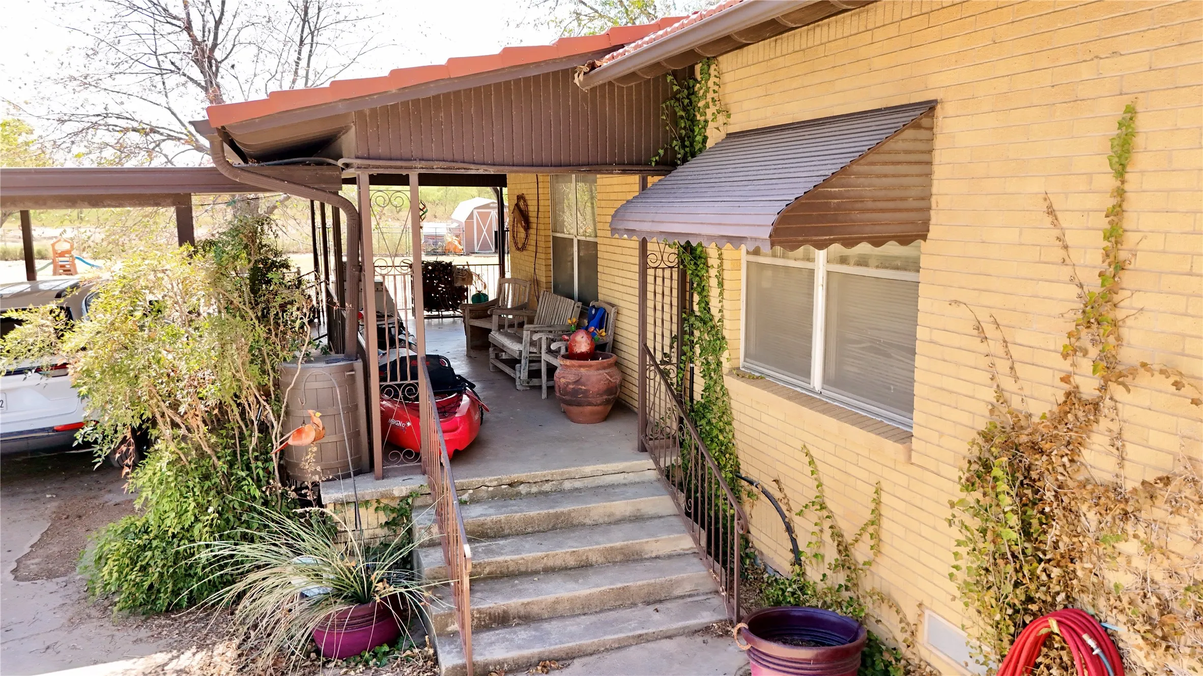 Farm For Sale in Palo Pinto County , 414 E Walnut Street, Strawn, Texas 76475, 4 Bedroom, 2 Bathroom, 2 Garage spaces, 2,950 Sqft, built in 1955, mls#21380640, Real Estate Agent in Strawn, Homes For Sale in Palo Pinto county, Homes For Sale in Strawn, Realtor in Strawn Texas, Real Estate Brokerage Independent Realty Texas, Luminita Cordes Realtor