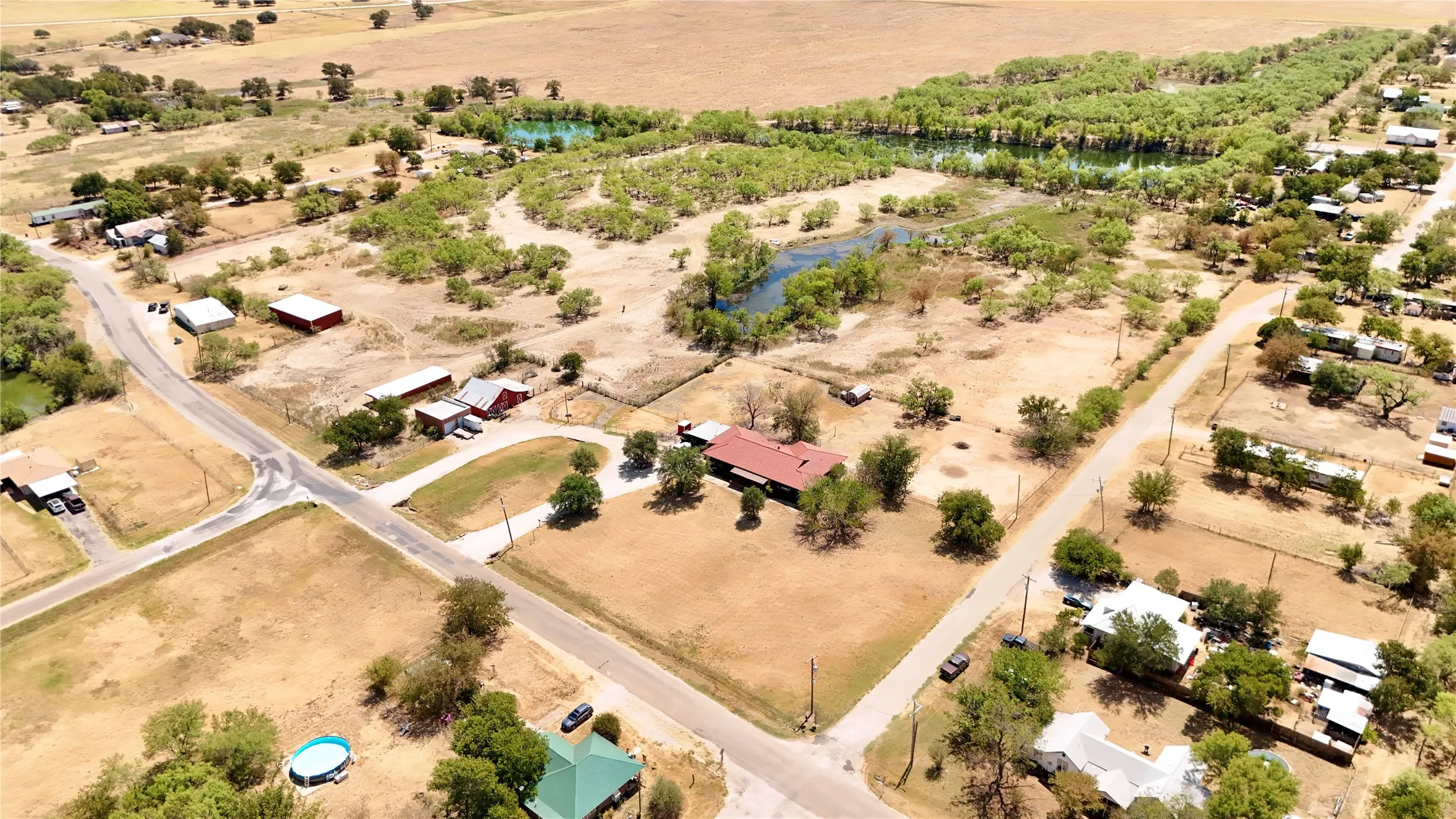 Farm For Sale in Palo Pinto County , 414 E Walnut Street, Strawn, Texas 76475, 4 Bedroom, 2 Bathroom, 2 Garage spaces, 2,950 Sqft, built in 1955, mls#21380640, Real Estate Agent in Strawn, Homes For Sale in Palo Pinto county, Homes For Sale in Strawn, Realtor in Strawn Texas, Real Estate Brokerage Independent Realty Texas, Luminita Cordes Realtor