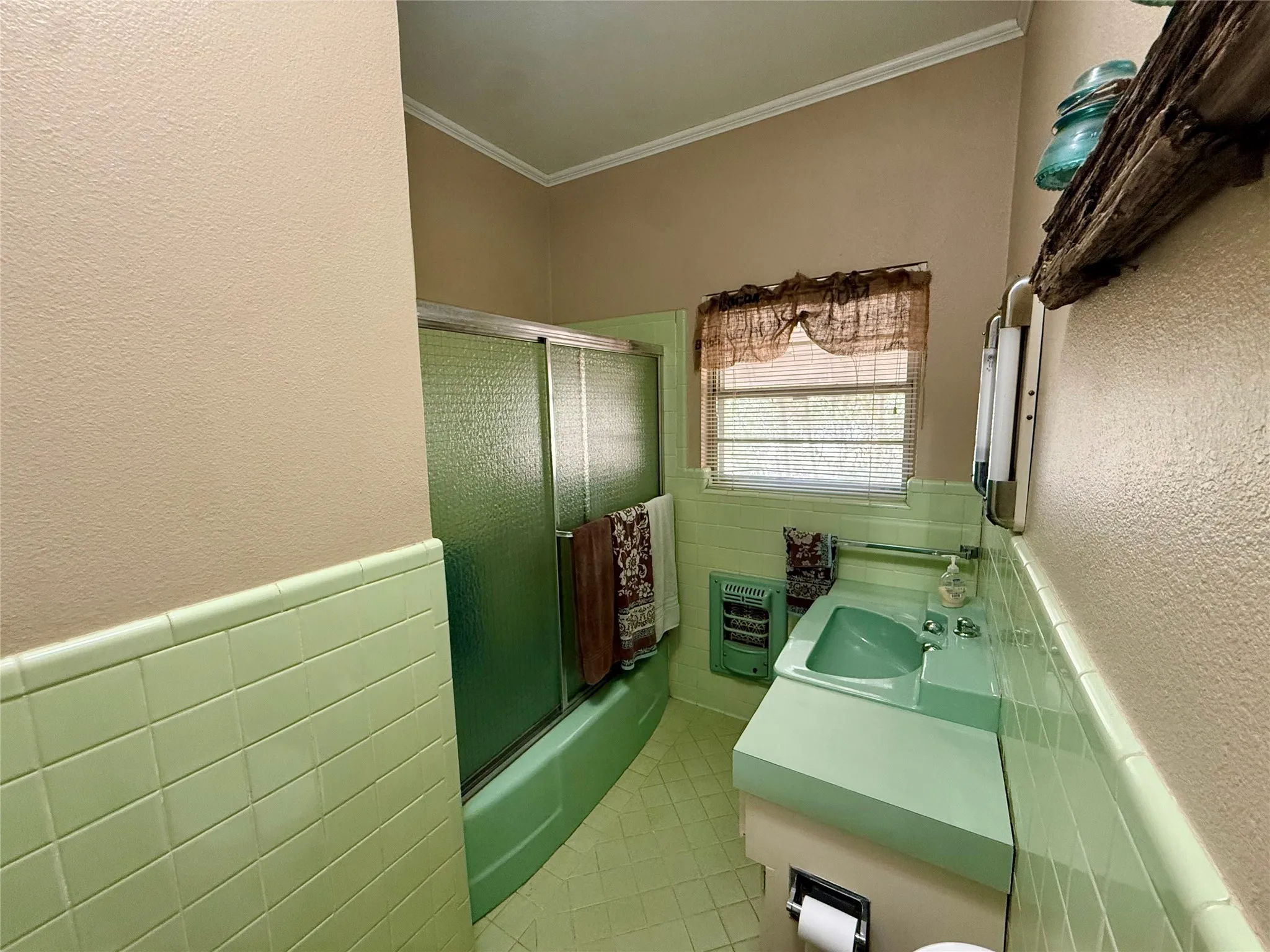 Farm For Sale in Palo Pinto County , 414 E Walnut Street, Strawn, Texas 76475, 4 Bedroom, 2 Bathroom, 2 Garage spaces, 2,950 Sqft, built in 1955, mls#21380640, Real Estate Agent in Strawn, Homes For Sale in Palo Pinto county, Homes For Sale in Strawn, Realtor in Strawn Texas, Real Estate Brokerage Independent Realty Texas, Luminita Cordes Realtor