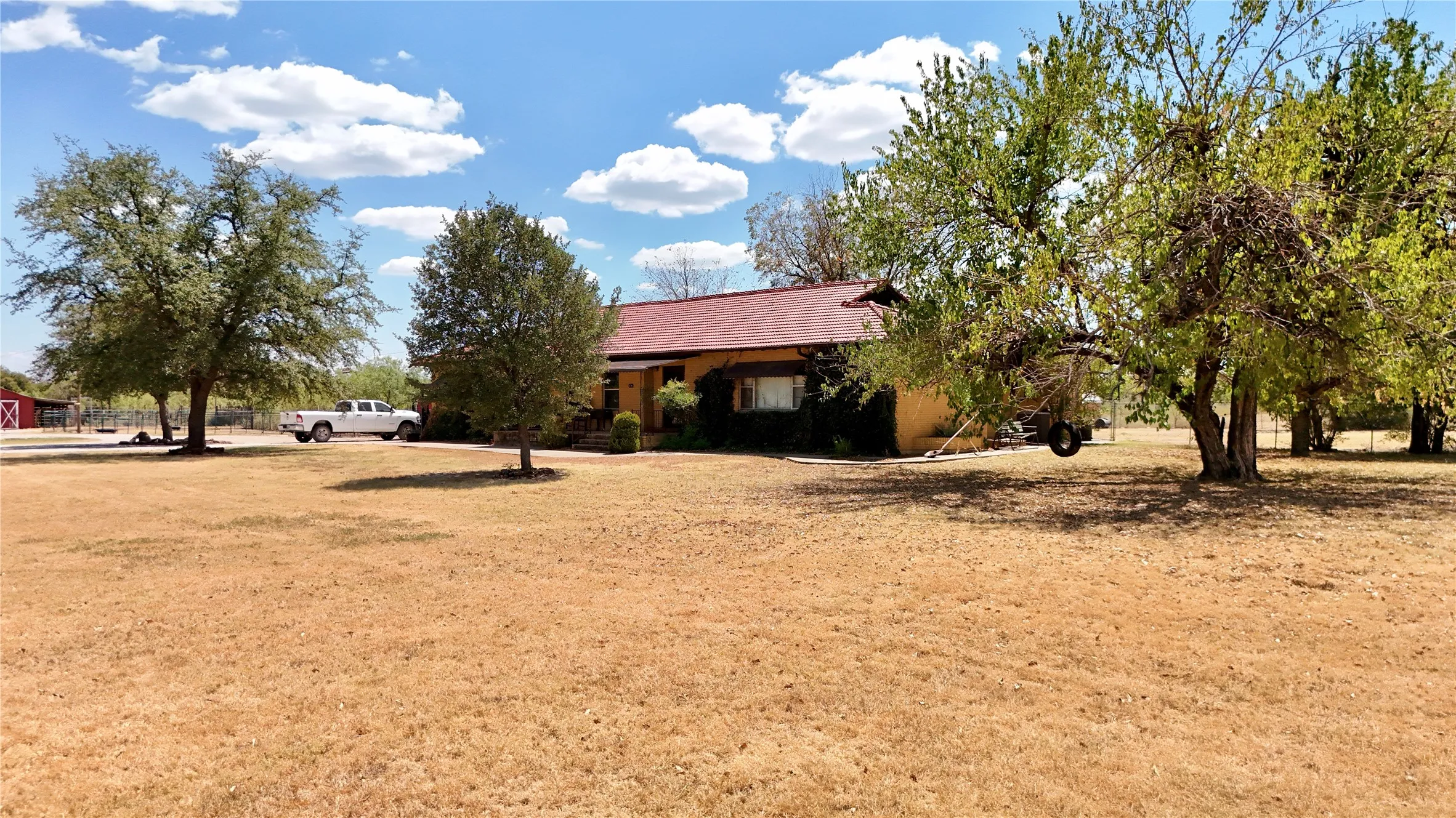 Farm For Sale in Palo Pinto County , 414 E Walnut Street, Strawn, Texas 76475, 4 Bedroom, 2 Bathroom, 2 Garage spaces, 2,950 Sqft, built in 1955, mls#21380640, Real Estate Agent in Strawn, Homes For Sale in Palo Pinto county, Homes For Sale in Strawn, Realtor in Strawn Texas, Real Estate Brokerage Independent Realty Texas, Luminita Cordes Realtor