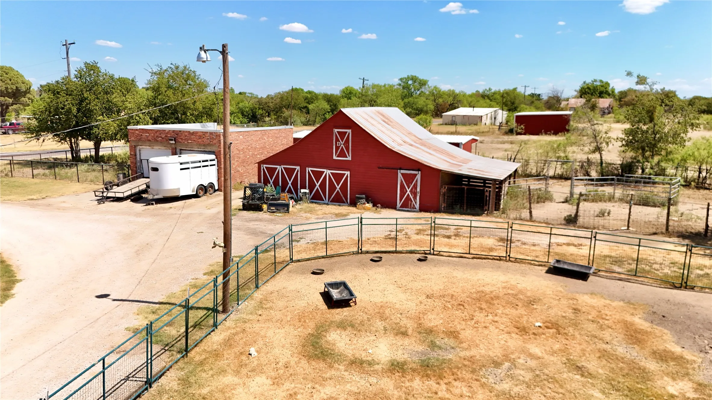Farm For Sale in Palo Pinto County , 414 E Walnut Street, Strawn, Texas 76475, 4 Bedroom, 2 Bathroom, 2 Garage spaces, 2,950 Sqft, built in 1955, mls#21380640, Real Estate Agent in Strawn, Homes For Sale in Palo Pinto county, Homes For Sale in Strawn, Realtor in Strawn Texas, Real Estate Brokerage Independent Realty Texas, Luminita Cordes Realtor