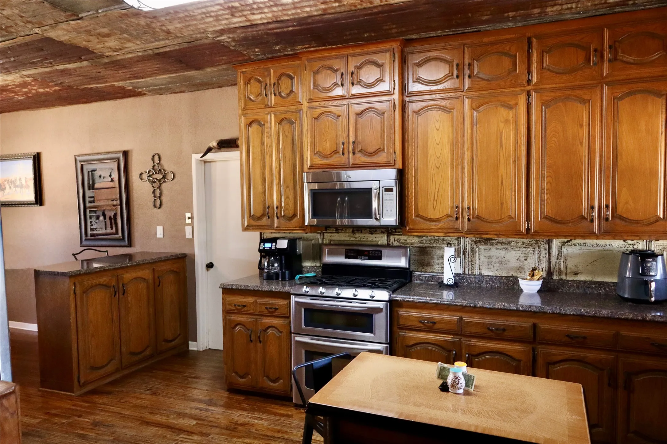 Farm For Sale in Palo Pinto County , 414 E Walnut Street, Strawn, Texas 76475, 4 Bedroom, 2 Bathroom, 2 Garage spaces, 2,950 Sqft, built in 1955, mls#21380640, Real Estate Agent in Strawn, Homes For Sale in Palo Pinto county, Homes For Sale in Strawn, Realtor in Strawn Texas, Real Estate Brokerage Independent Realty Texas, Luminita Cordes Realtor