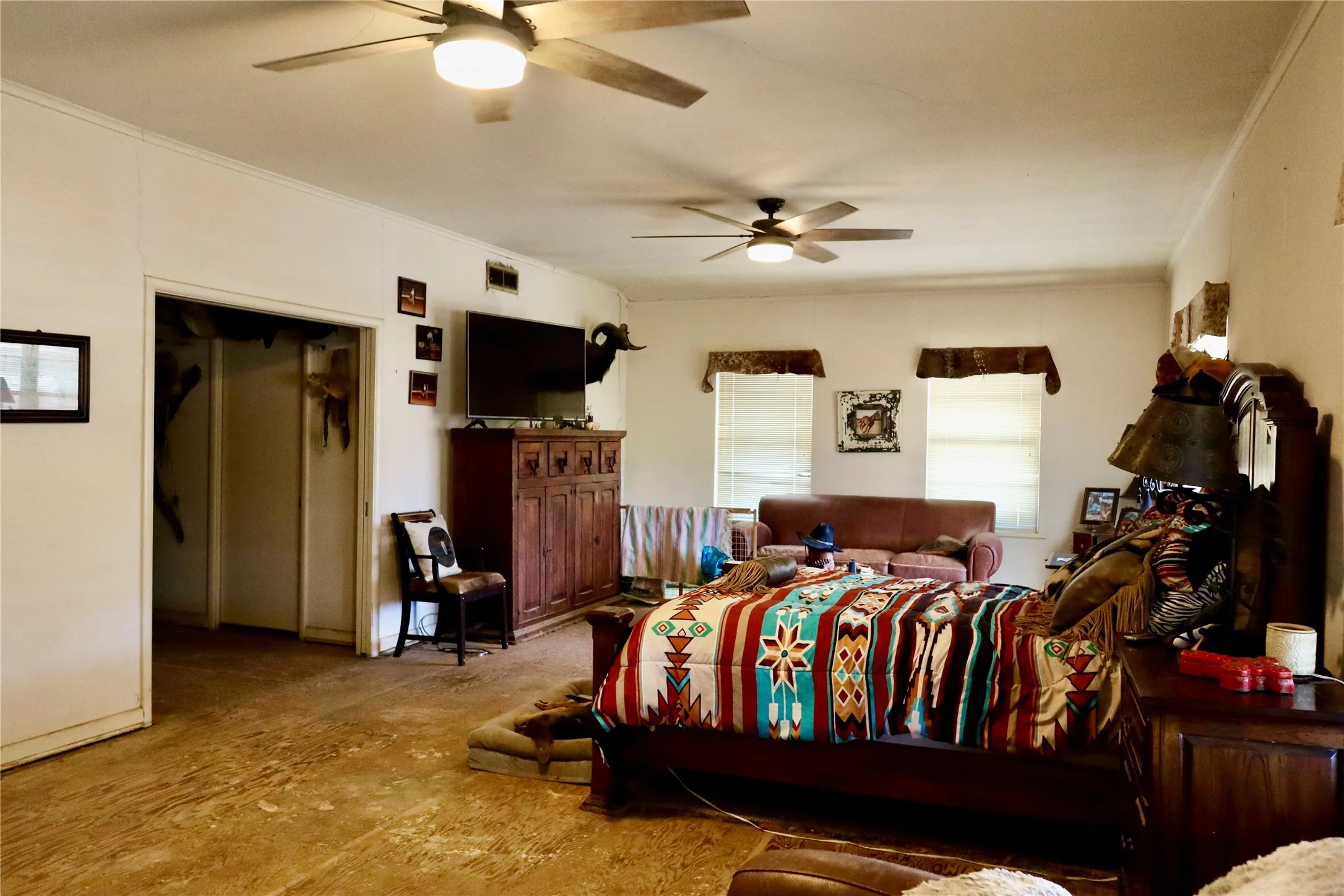 Farm For Sale in Palo Pinto County , 414 E Walnut Street, Strawn, Texas 76475, 4 Bedroom, 2 Bathroom, 2 Garage spaces, 2,950 Sqft, built in 1955, mls#21380640, Real Estate Agent in Strawn, Homes For Sale in Palo Pinto county, Homes For Sale in Strawn, Realtor in Strawn Texas, Real Estate Brokerage Independent Realty Texas, Luminita Cordes Realtor