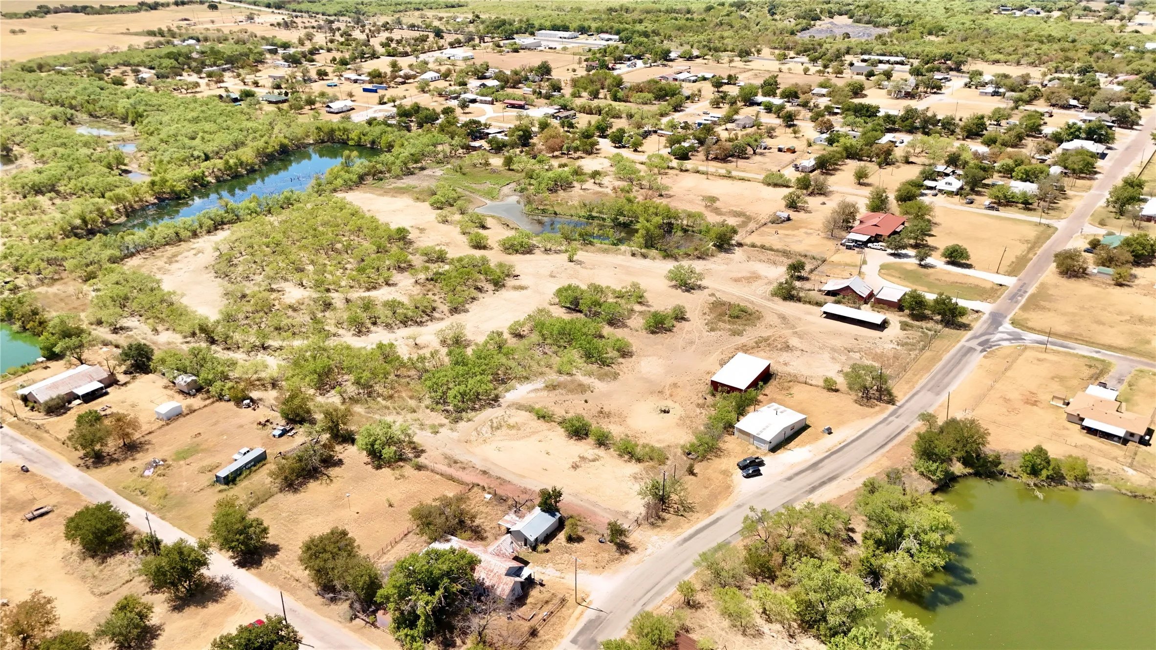 Farm For Sale in Palo Pinto County , 414 E Walnut Street, Strawn, Texas 76475, 4 Bedroom, 2 Bathroom, 2 Garage spaces, 2,950 Sqft, built in 1955, mls#21380640, Real Estate Agent in Strawn, Homes For Sale in Palo Pinto county, Homes For Sale in Strawn, Realtor in Strawn Texas, Real Estate Brokerage Independent Realty Texas, Luminita Cordes Realtor