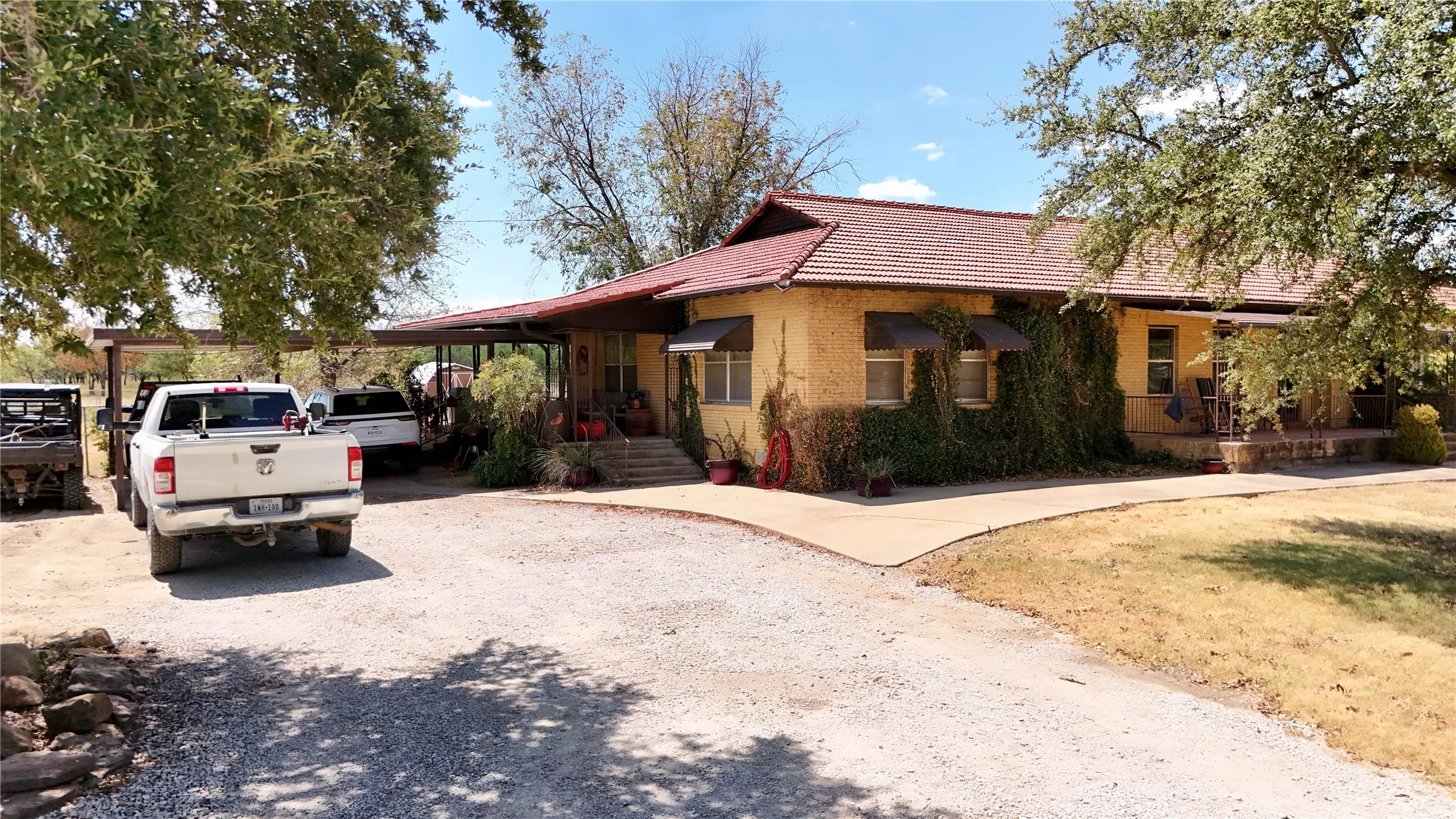 Farm For Sale in Palo Pinto County , 414 E Walnut Street, Strawn, Texas 76475, 4 Bedroom, 2 Bathroom, 2 Garage spaces, 2,950 Sqft, built in 1955, mls#21380640, Real Estate Agent in Strawn, Homes For Sale in Palo Pinto county, Homes For Sale in Strawn, Realtor in Strawn Texas, Real Estate Brokerage Independent Realty Texas, Luminita Cordes Realtor