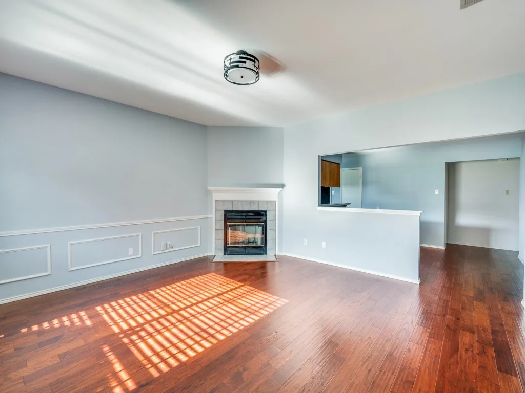 Single Family Residence For Rent in Tarrant County , 5520 Creekridge Drive, Arlington, Texas 76018, 3 Bedroom, 2 Bathroom, 2 Garage spaces, 1,328 Sqft, built in 1994, mls#21382253, Real Estate Agent in Arlington, Homes For Rent in Tarrant county, Homes For Rent in Arlington, Realtor in Arlington Texas, Real Estate Brokerage Independent Realty Texas, Luminita Cordes Realtor