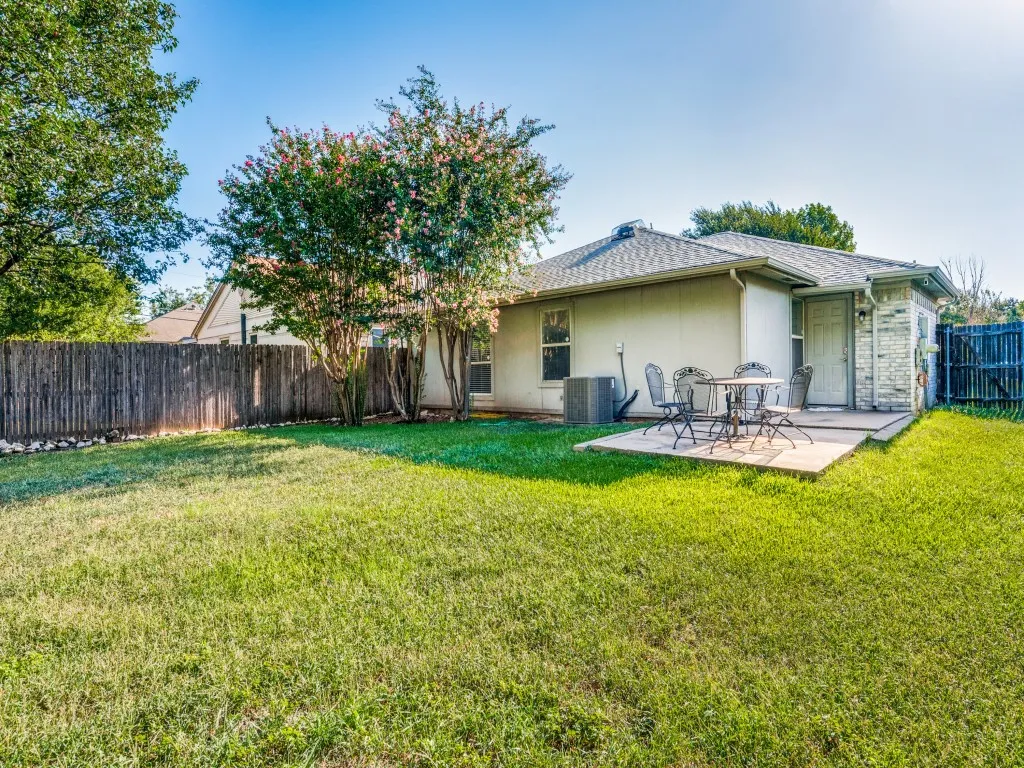 Single Family Residence For Rent in Tarrant County , 5520 Creekridge Drive, Arlington, Texas 76018, 3 Bedroom, 2 Bathroom, 2 Garage spaces, 1,328 Sqft, built in 1994, mls#21382253, Real Estate Agent in Arlington, Homes For Rent in Tarrant county, Homes For Rent in Arlington, Realtor in Arlington Texas, Real Estate Brokerage Independent Realty Texas, Luminita Cordes Realtor