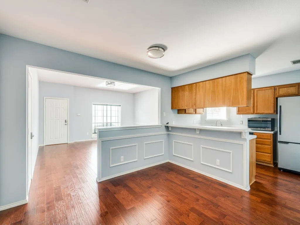 Single Family Residence For Rent in Tarrant County , 5520 Creekridge Drive, Arlington, Texas 76018, 3 Bedroom, 2 Bathroom, 2 Garage spaces, 1,328 Sqft, built in 1994, mls#21382253, Real Estate Agent in Arlington, Homes For Rent in Tarrant county, Homes For Rent in Arlington, Realtor in Arlington Texas, Real Estate Brokerage Independent Realty Texas, Luminita Cordes Realtor