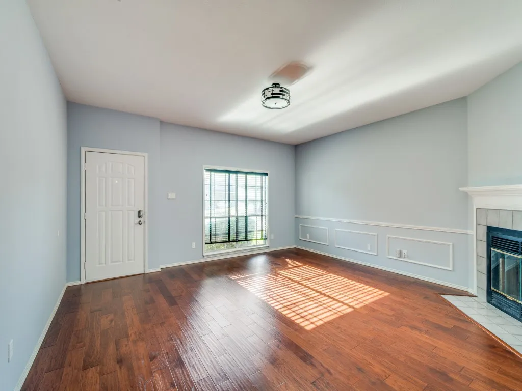 Single Family Residence For Rent in Tarrant County , 5520 Creekridge Drive, Arlington, Texas 76018, 3 Bedroom, 2 Bathroom, 2 Garage spaces, 1,328 Sqft, built in 1994, mls#21382253, Real Estate Agent in Arlington, Homes For Rent in Tarrant county, Homes For Rent in Arlington, Realtor in Arlington Texas, Real Estate Brokerage Independent Realty Texas, Luminita Cordes Realtor