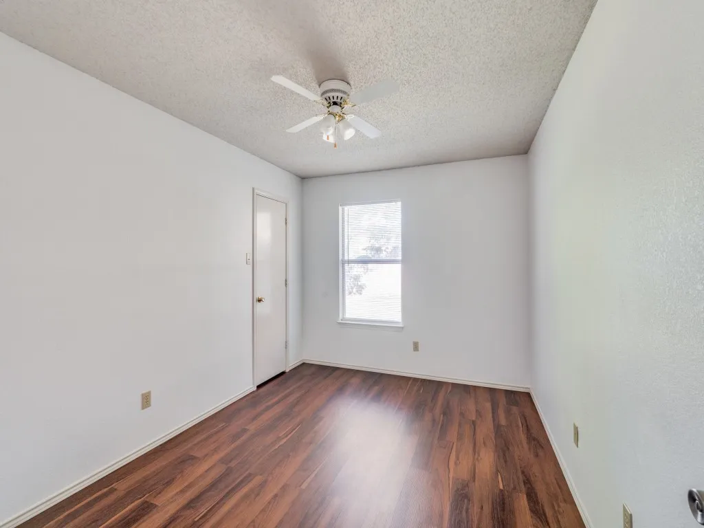 Single Family Residence For Rent in Tarrant County , 5520 Creekridge Drive, Arlington, Texas 76018, 3 Bedroom, 2 Bathroom, 2 Garage spaces, 1,328 Sqft, built in 1994, mls#21382253, Real Estate Agent in Arlington, Homes For Rent in Tarrant county, Homes For Rent in Arlington, Realtor in Arlington Texas, Real Estate Brokerage Independent Realty Texas, Luminita Cordes Realtor