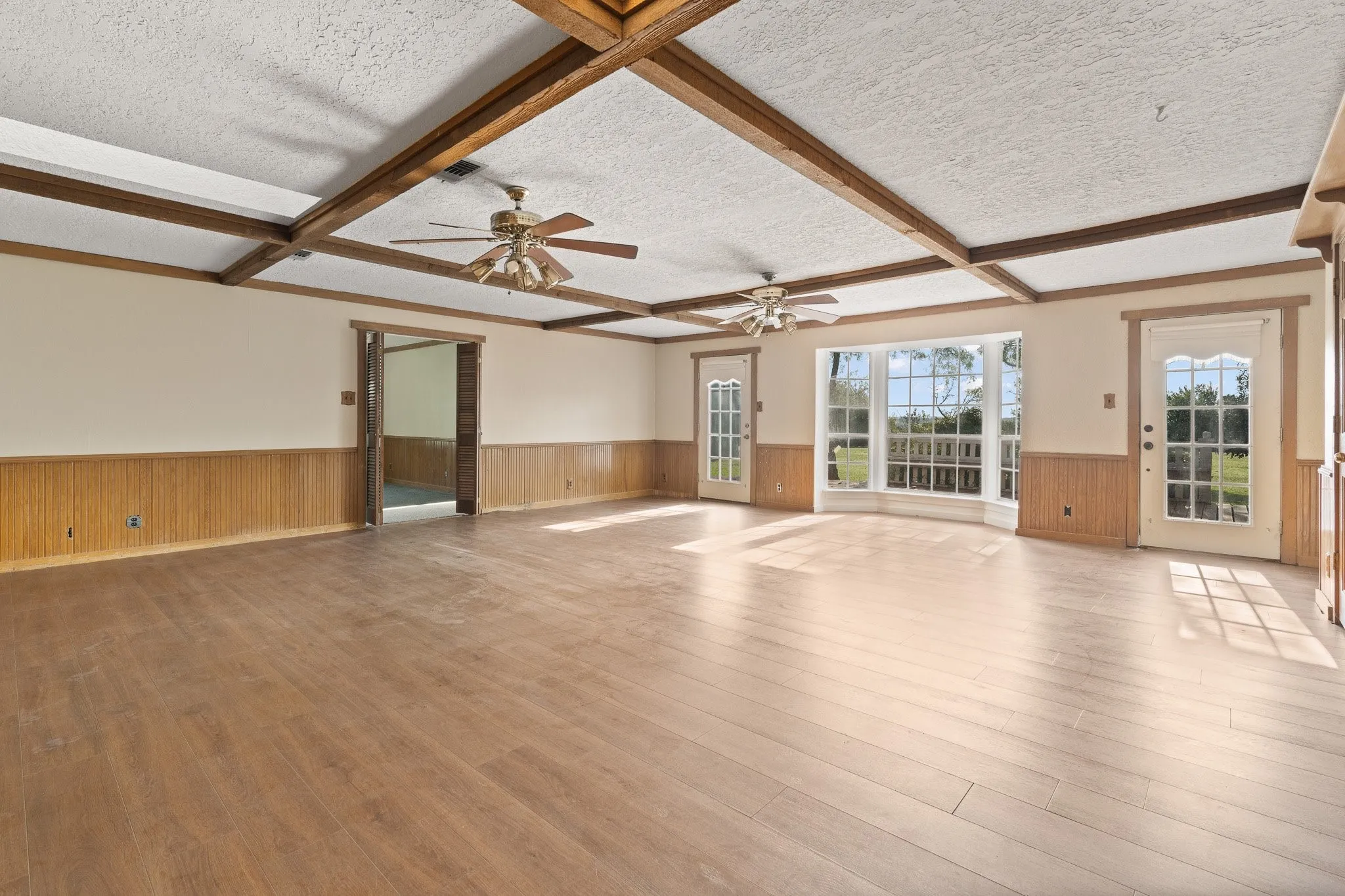 Single Family Residence For Sale in Johnson County , 1944 County Road 401, Alvarado, Texas 76009, 3 Bedroom, 3 Bathroom, 2 Garage spaces, 3,060 Sqft, built in 0, mls#21382481, Real Estate Agent in Alvarado, Homes For Sale in Johnson county, Homes For Sale in Alvarado, Realtor in Alvarado Texas, Real Estate Brokerage Independent Realty Texas, Luminita Cordes Realtor