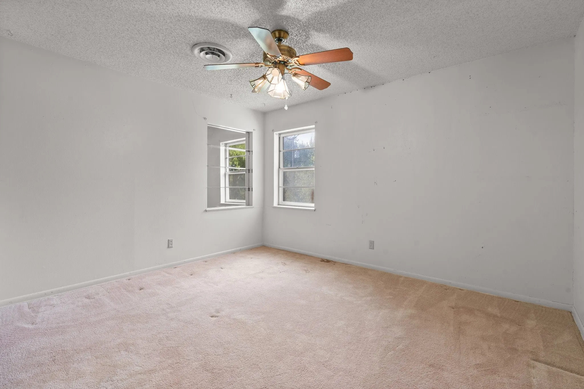 Single Family Residence For Sale in Johnson County , 1944 County Road 401, Alvarado, Texas 76009, 3 Bedroom, 3 Bathroom, 2 Garage spaces, 3,060 Sqft, built in 0, mls#21382481, Real Estate Agent in Alvarado, Homes For Sale in Johnson county, Homes For Sale in Alvarado, Realtor in Alvarado Texas, Real Estate Brokerage Independent Realty Texas, Luminita Cordes Realtor