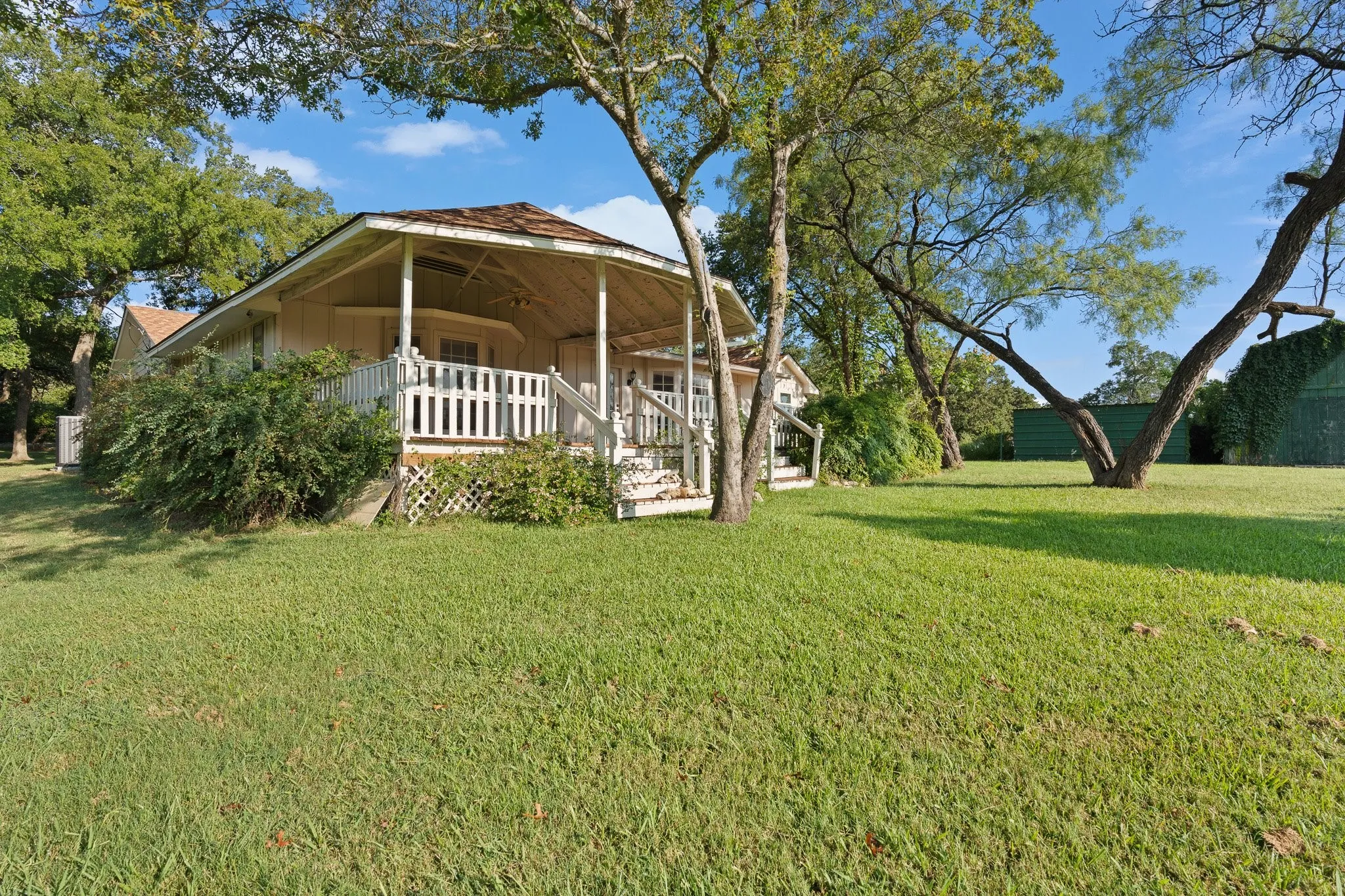 Single Family Residence For Sale in Johnson County , 1944 County Road 401, Alvarado, Texas 76009, 3 Bedroom, 3 Bathroom, 2 Garage spaces, 3,060 Sqft, built in 0, mls#21382481, Real Estate Agent in Alvarado, Homes For Sale in Johnson county, Homes For Sale in Alvarado, Realtor in Alvarado Texas, Real Estate Brokerage Independent Realty Texas, Luminita Cordes Realtor