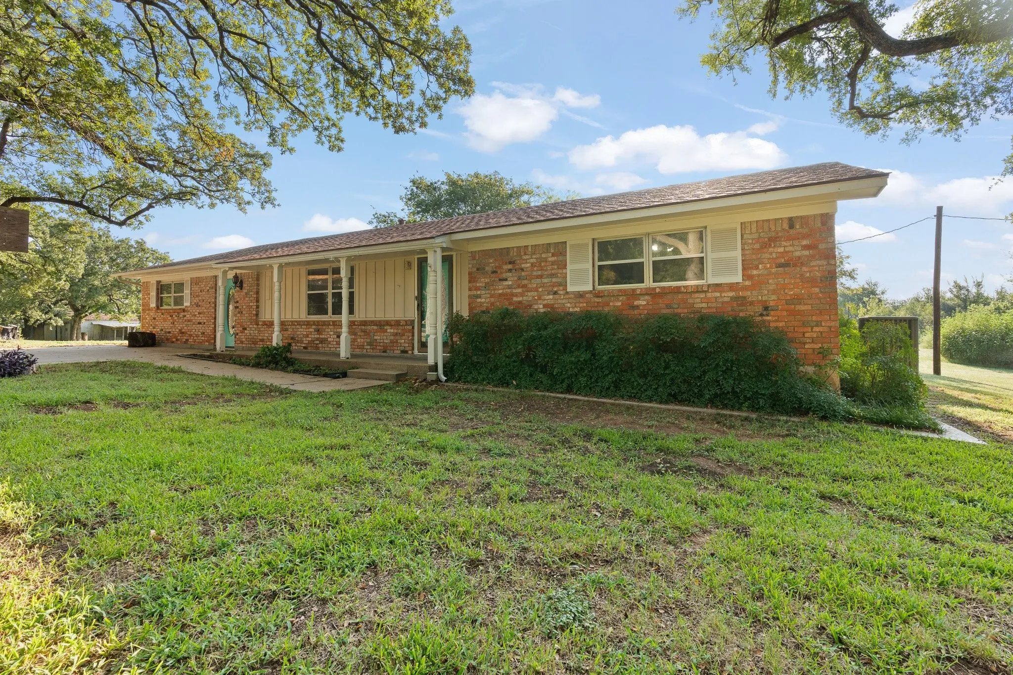 Single Family Residence For Sale in Johnson County , 1944 County Road 401, Alvarado, Texas 76009, 3 Bedroom, 3 Bathroom, 2 Garage spaces, 3,060 Sqft, built in 0, mls#21382481, Real Estate Agent in Alvarado, Homes For Sale in Johnson county, Homes For Sale in Alvarado, Realtor in Alvarado Texas, Real Estate Brokerage Independent Realty Texas, Luminita Cordes Realtor