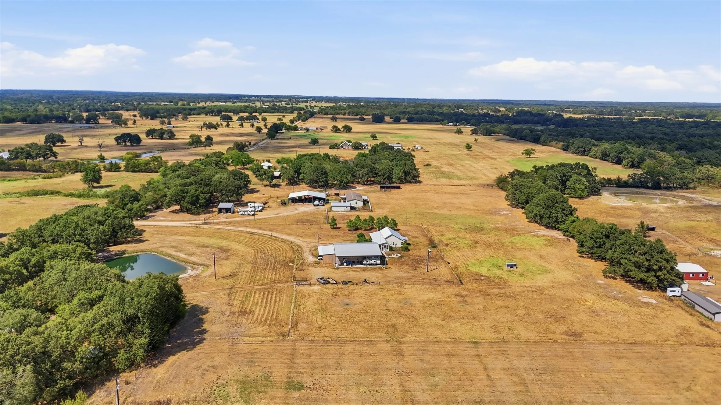 Single Family Residence For Sale in Hopkins County , 2109 County Road 1185, Sulphur Springs, Texas 75482, 2 Bedroom, 2 Bathroom, 2 Garage spaces, 1,400 Sqft, built in 2016, mls#21382182, Real Estate Agent in Sulphur Springs, Homes For Sale in Hopkins county, Homes For Sale in Sulphur Springs, Realtor in Sulphur Springs Texas, Real Estate Brokerage Independent Realty Texas, Luminita Cordes Realtor