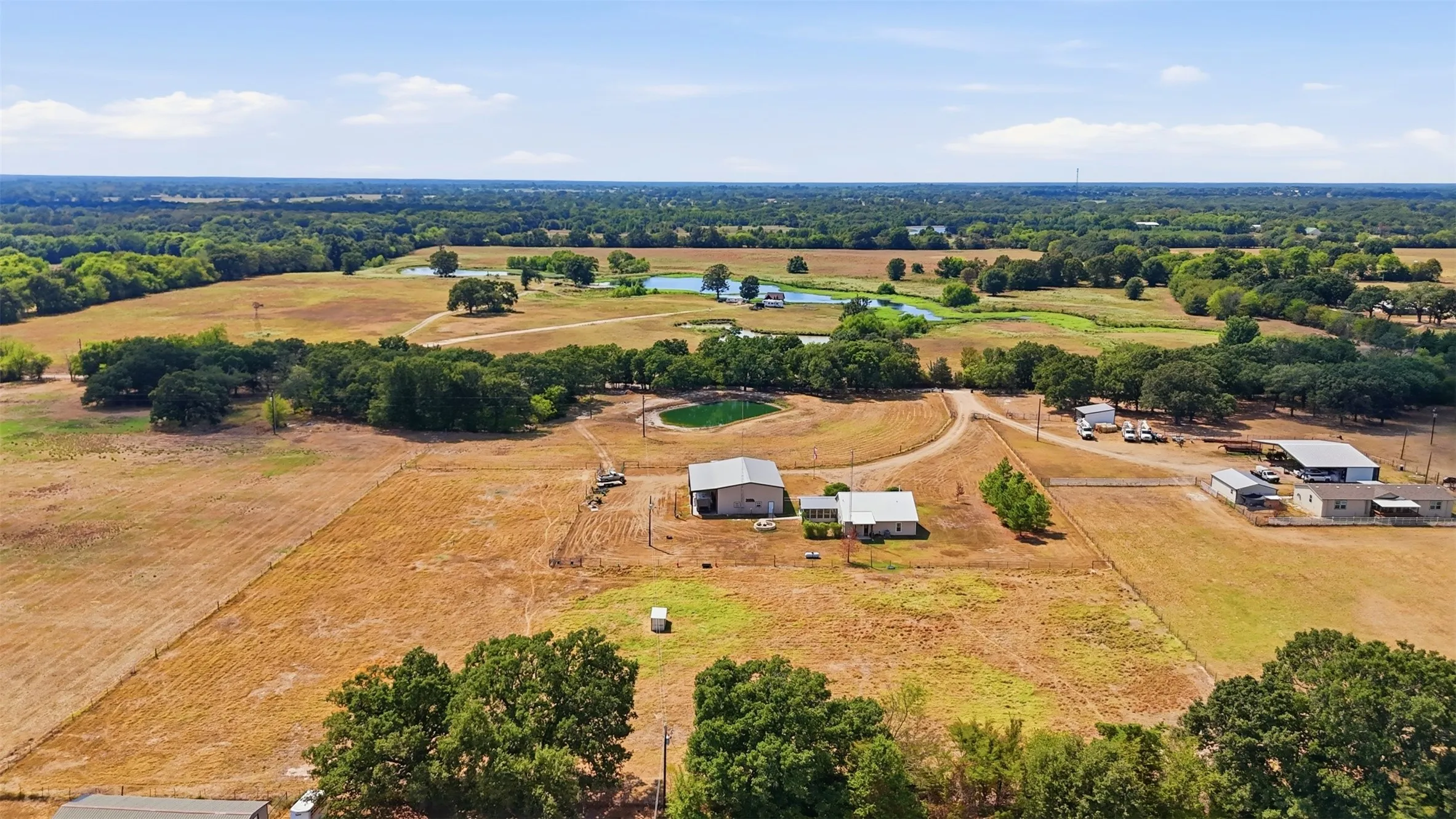 Single Family Residence For Sale in Hopkins County , 2109 County Road 1185, Sulphur Springs, Texas 75482, 2 Bedroom, 2 Bathroom, 2 Garage spaces, 1,400 Sqft, built in 2016, mls#21382182, Real Estate Agent in Sulphur Springs, Homes For Sale in Hopkins county, Homes For Sale in Sulphur Springs, Realtor in Sulphur Springs Texas, Real Estate Brokerage Independent Realty Texas, Luminita Cordes Realtor