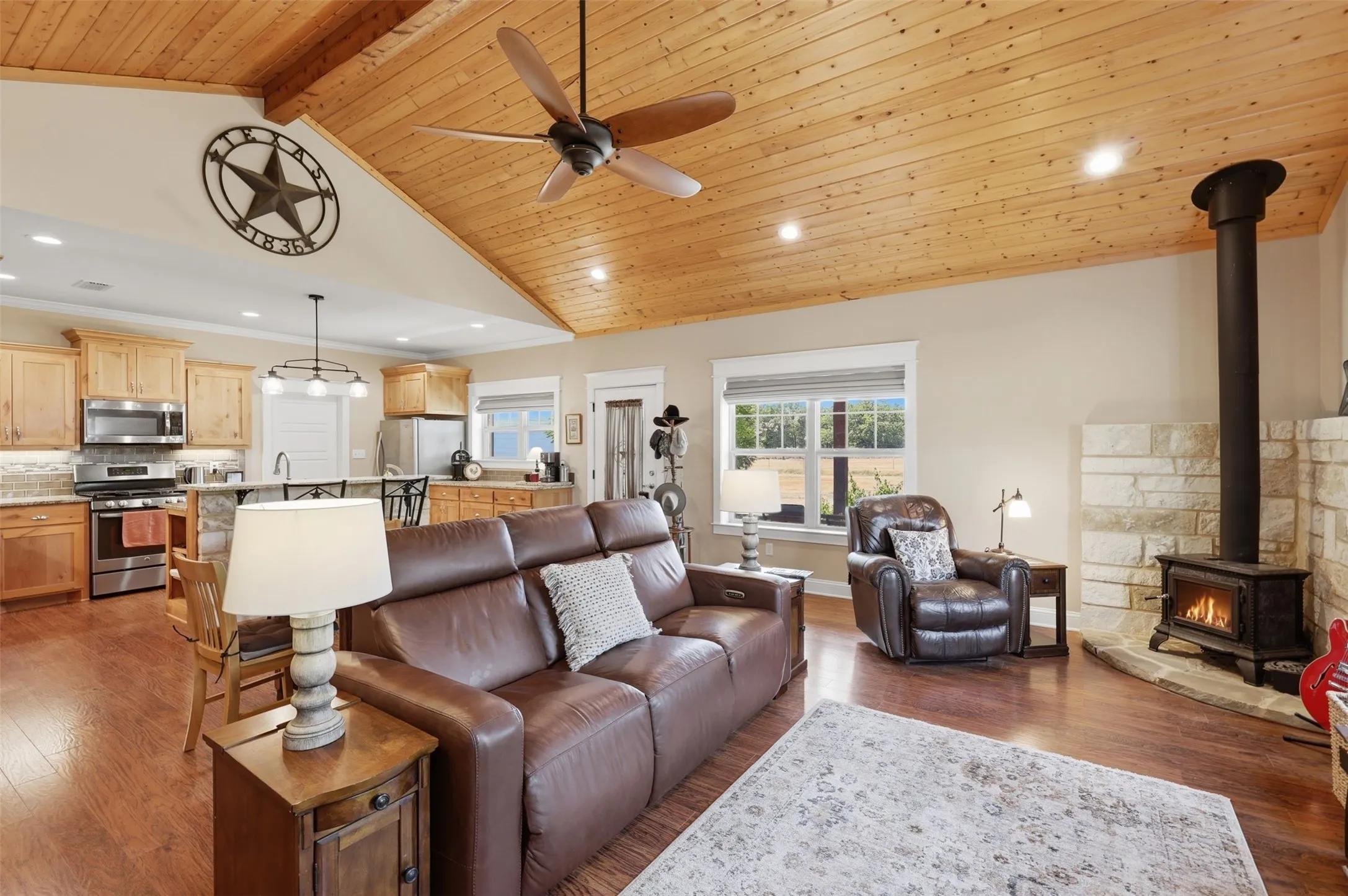 Single Family Residence For Sale in Hopkins County , 2109 County Road 1185, Sulphur Springs, Texas 75482, 2 Bedroom, 2 Bathroom, 2 Garage spaces, 1,400 Sqft, built in 2016, mls#21382182, Real Estate Agent in Sulphur Springs, Homes For Sale in Hopkins county, Homes For Sale in Sulphur Springs, Realtor in Sulphur Springs Texas, Real Estate Brokerage Independent Realty Texas, Luminita Cordes Realtor