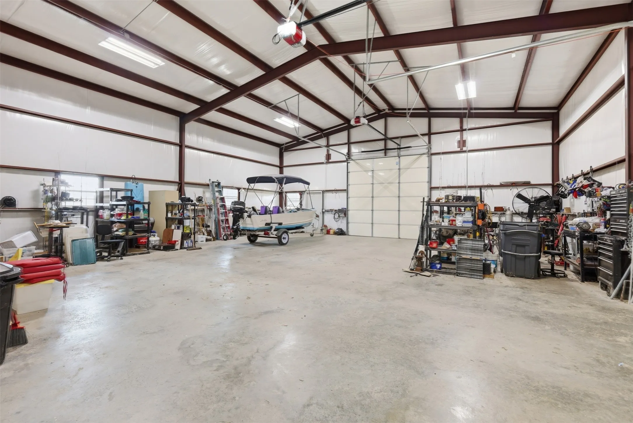 Single Family Residence For Sale in Hopkins County , 2109 County Road 1185, Sulphur Springs, Texas 75482, 2 Bedroom, 2 Bathroom, 2 Garage spaces, 1,400 Sqft, built in 2016, mls#21382182, Real Estate Agent in Sulphur Springs, Homes For Sale in Hopkins county, Homes For Sale in Sulphur Springs, Realtor in Sulphur Springs Texas, Real Estate Brokerage Independent Realty Texas, Luminita Cordes Realtor
