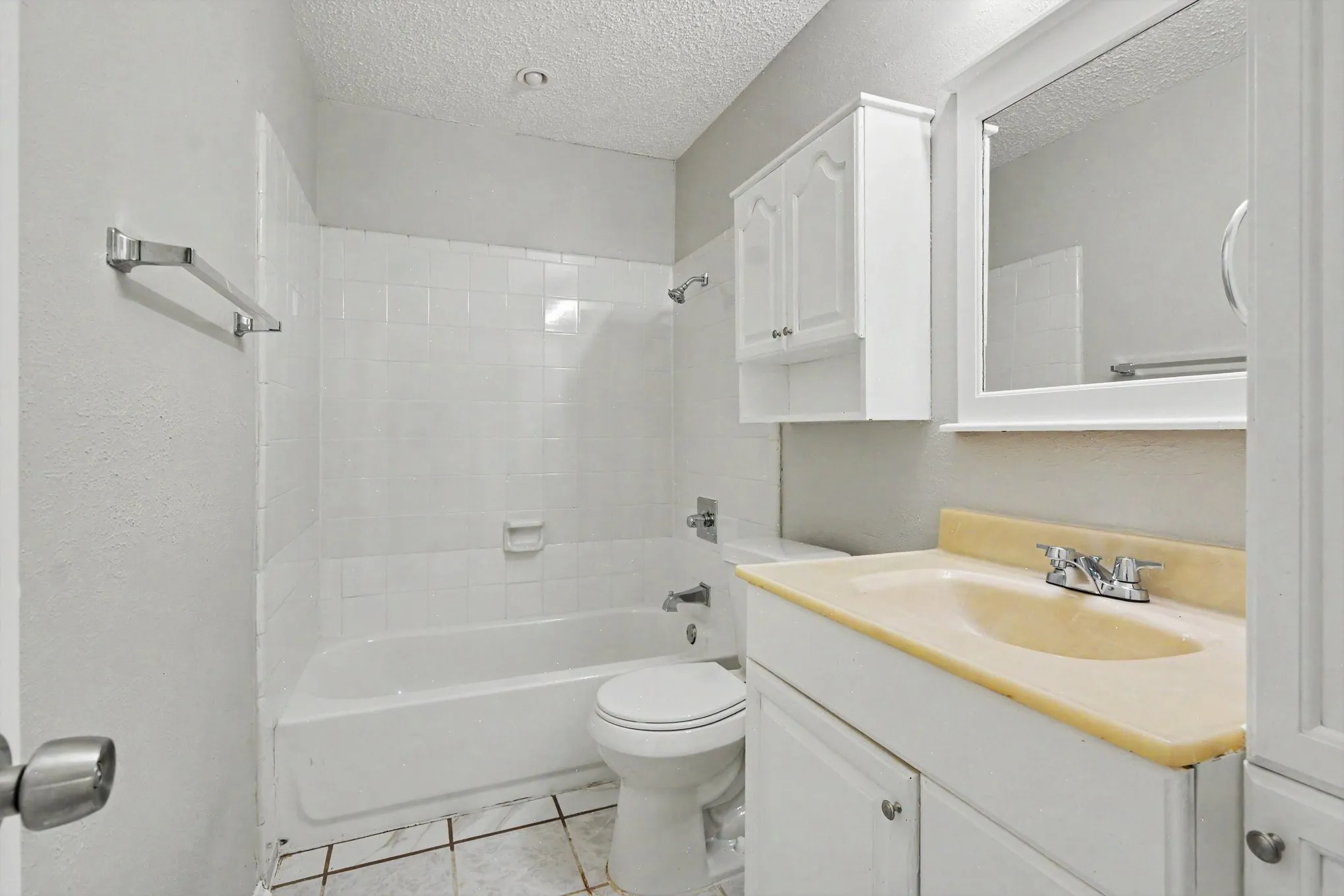 Single Family Residence For Sale in Rockwall County , 8810 Miami Drive, Rowlett, Texas 75088, 3 Bedroom, 2 Bathroom, 2 Garage spaces, 1,791 Sqft, built in 1983, mls#21375777, Real Estate Agent in Rowlett, Homes For Sale in Rockwall county, Homes For Sale in Rowlett, Realtor in Rowlett Texas, Real Estate Brokerage Independent Realty Texas, Luminita Cordes Realtor