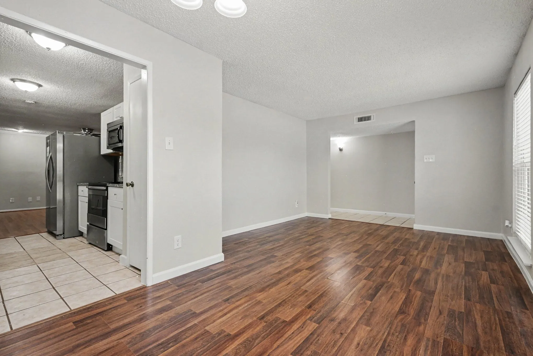 Single Family Residence For Sale in Rockwall County , 8810 Miami Drive, Rowlett, Texas 75088, 3 Bedroom, 2 Bathroom, 2 Garage spaces, 1,791 Sqft, built in 1983, mls#21375777, Real Estate Agent in Rowlett, Homes For Sale in Rockwall county, Homes For Sale in Rowlett, Realtor in Rowlett Texas, Real Estate Brokerage Independent Realty Texas, Luminita Cordes Realtor